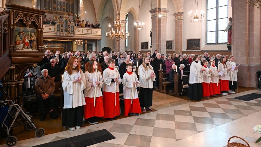 Zahlreiche Pfarrgemeindemitglieder waren in die Kirche gekommen, um mit Konrad Drees zu feiern. Foto: Stefan Drees