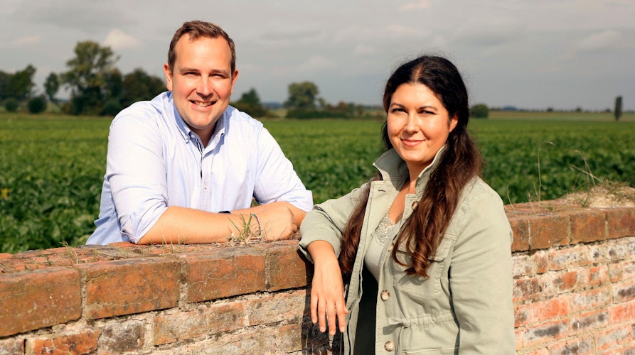 Vanessa Kossen und Daniel Sprehe haben norddeutsche Landwirte eine Saison lang von der Aussaat bis zur Ernte begleitet.
Foto: NDRdoc.station