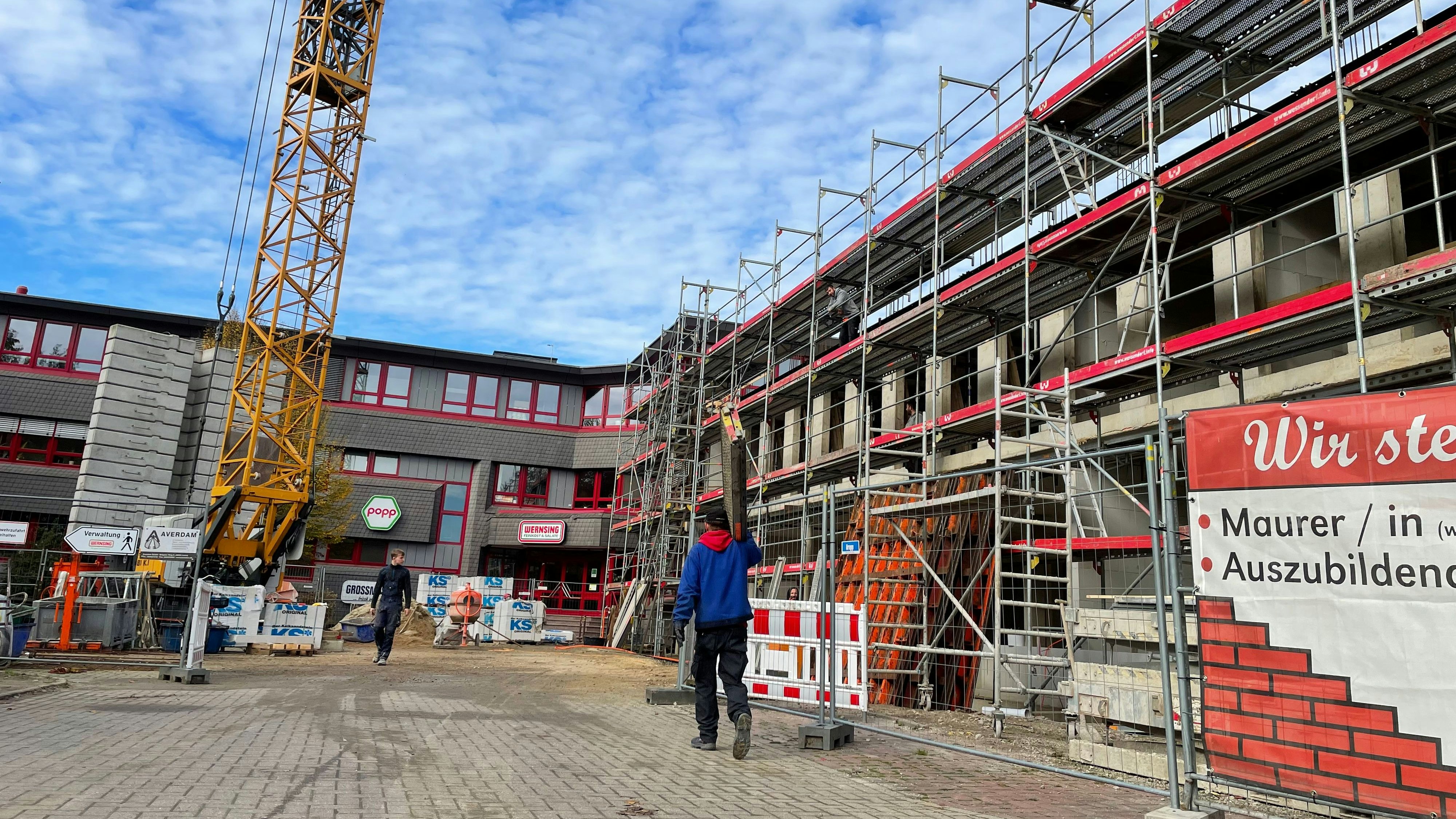 Neubau nimmt Gestalt an: Das Verwaltungsgebäude erhält vier Etagen. Foto: G. Meyer