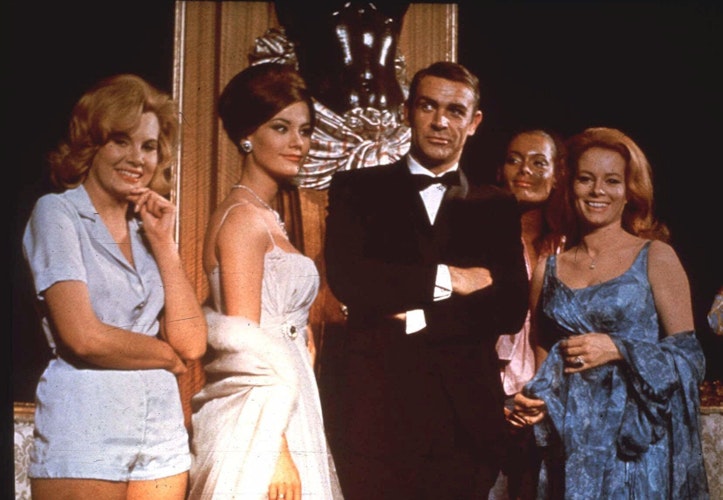 Sean Connery als James Bond bei einer Veranstaltung für den Film Thunderball. Foto: dpa