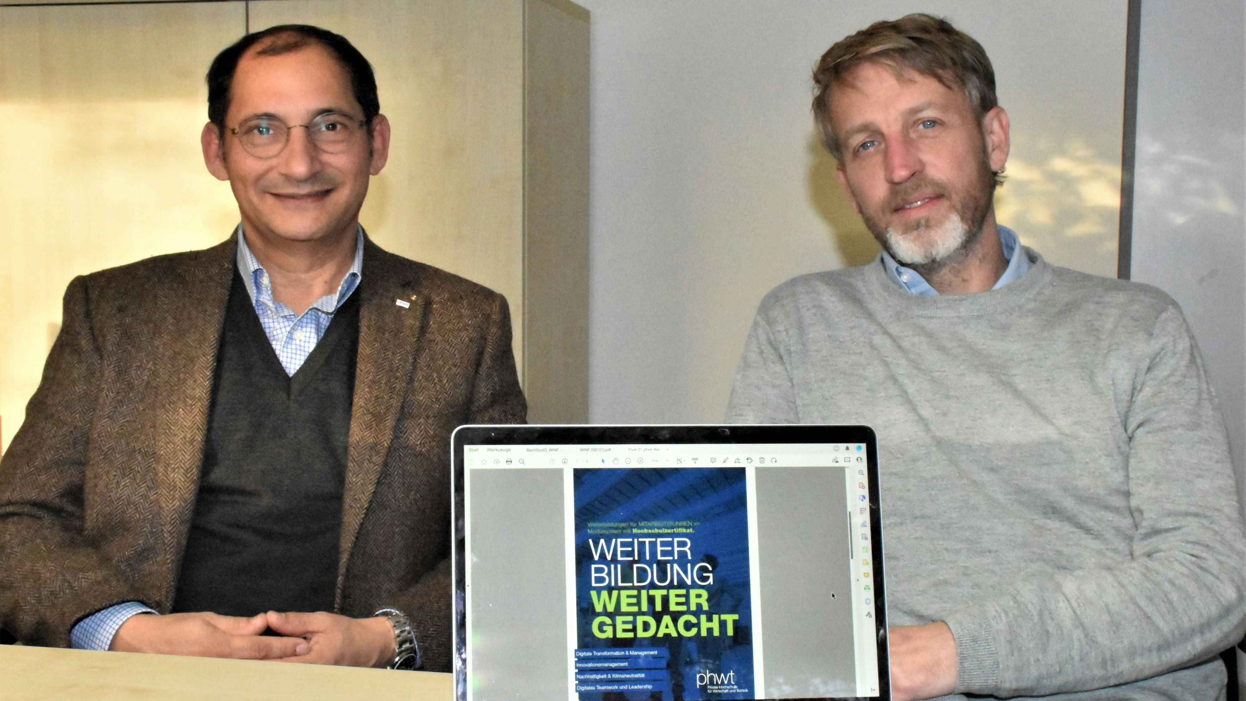 Berufliche Weiterbildung im neuen Format präsentieren Professor Dr. Dennis De (links) und Prof. Dr. Andreas Eiselt. Foto: Kühn