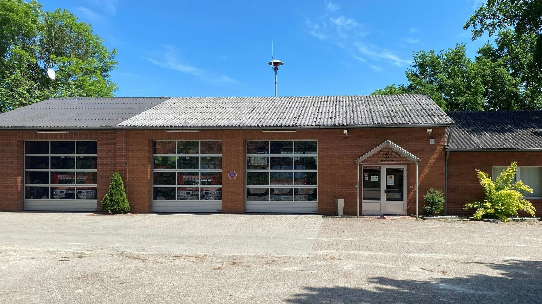 Der aktuelle Standort der Feuerwehr Rechterfeld: Das Gebäude wurde 1979 erbaut. Foto: Reinke/Feuerwehr Rechterfeld
