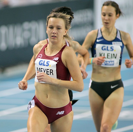 Silber: Die für den ASV Köln startende Löningerin Lea Meyer sicherte sich über 3000 Meter den zweiten Platz. Foto: rgsportbilder