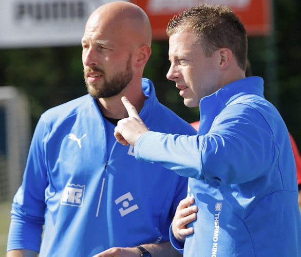 Das neue Trainer-Duo: Andreas Hinrichs (rechts) und Ben Wobbeler – hier noch in Diensten von BW Lohne. Foto: Schikora