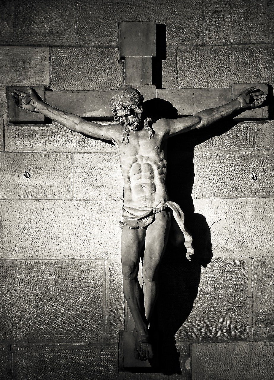 Im Kreuz liegt das Heil: Katholiken und Protestanten gedenken dem Leiden und der Auferstehung Jesu Christi. Foto: pixabay