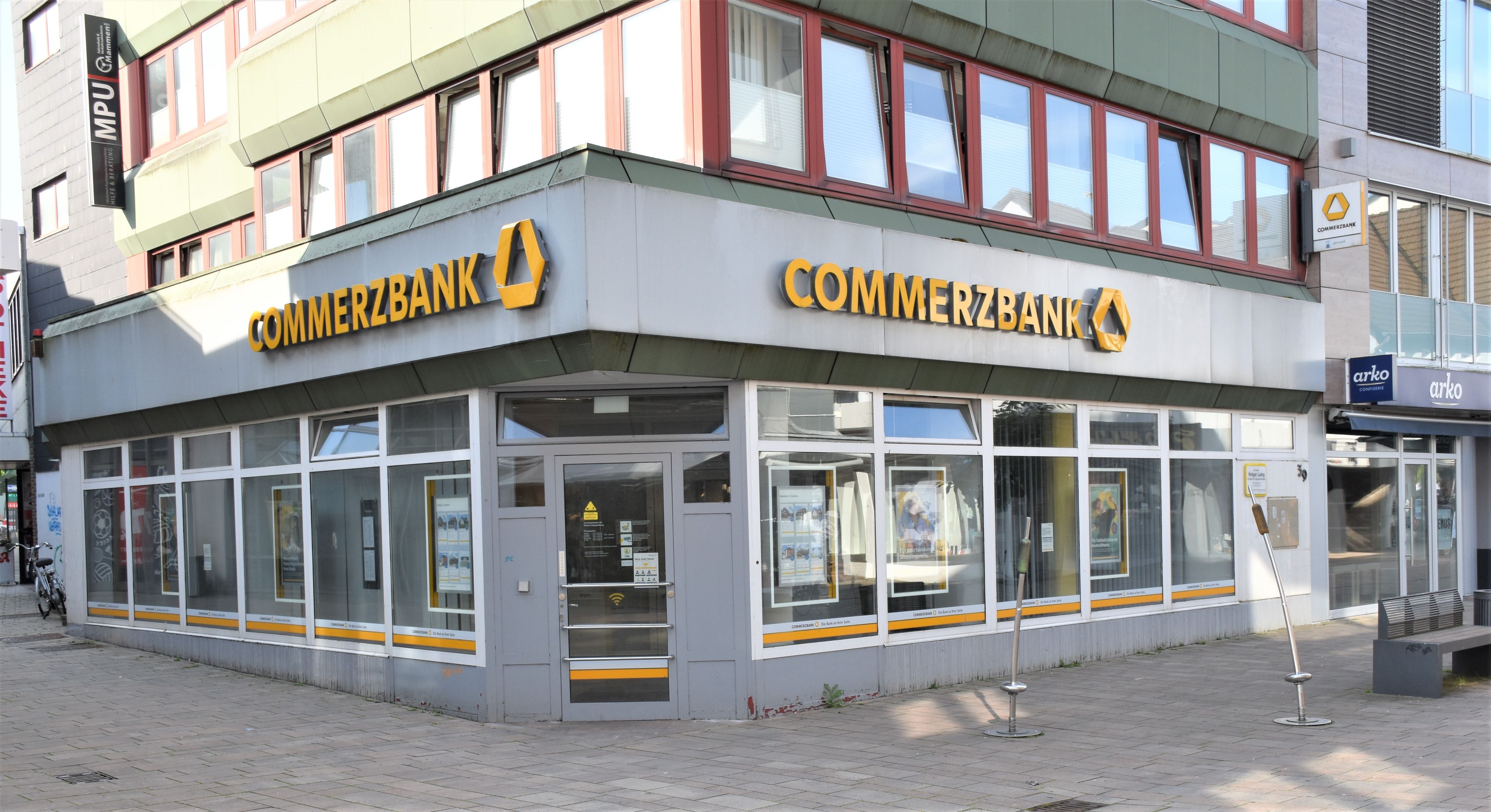 Die Commerzbank-Filiale in der Cloppenburger Fußgängerzone wird zum Ende des Jahres geschlossen. Ob die SB-Bereiche bleiben, ist noch unklar. Foto: Kühn&nbsp;