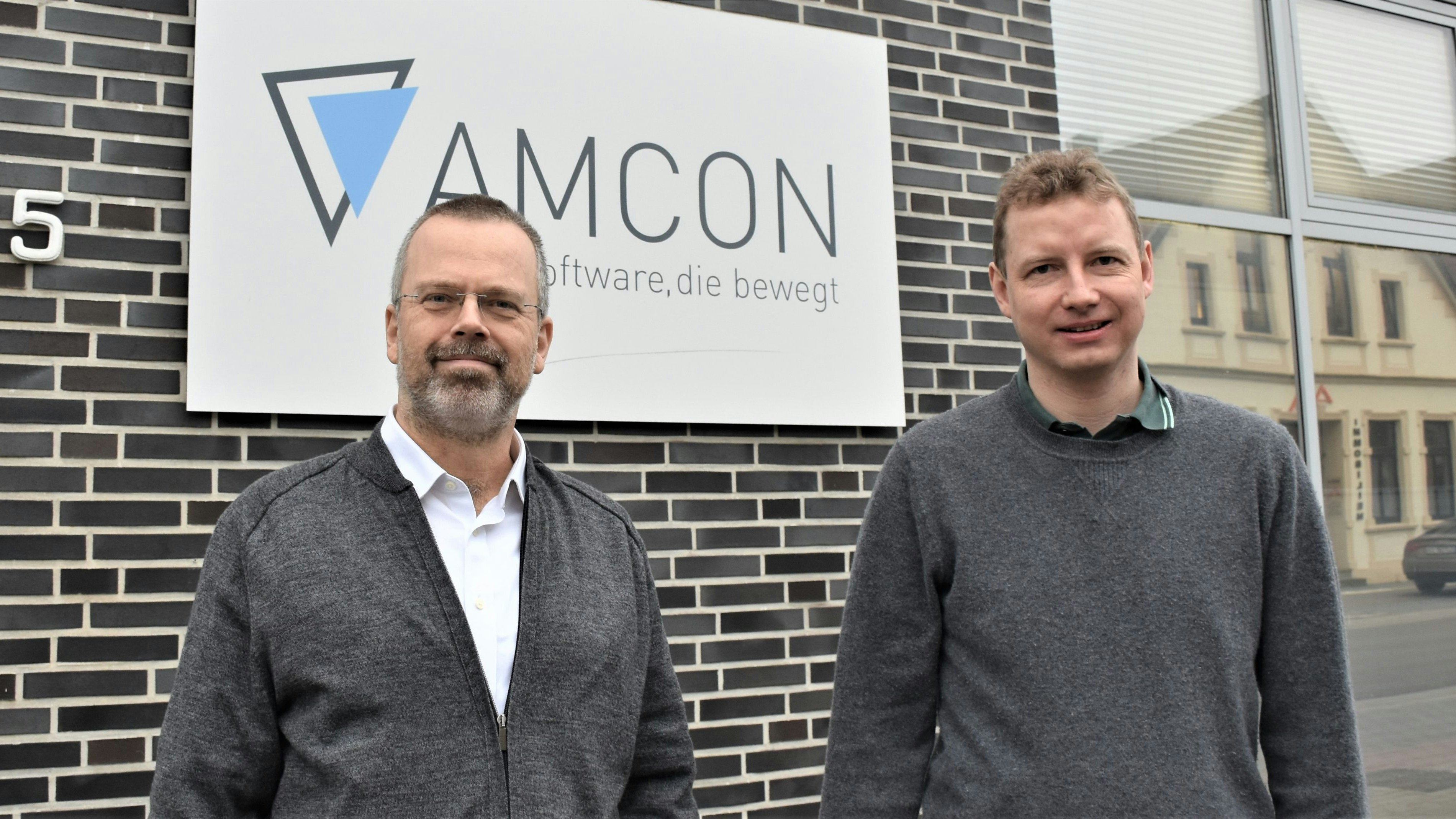 Sprechen von einer „sehr guten Auftragslage“: Die Amcon-Inhaber Olaf Clausen (links) und Darius Rauert. Foto: Kühn
