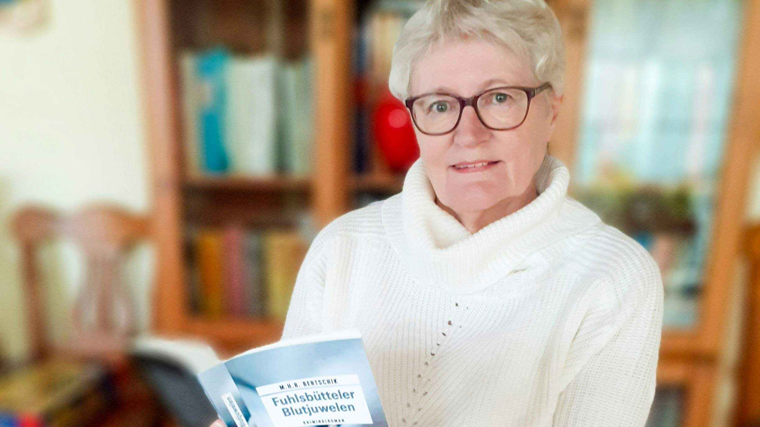 In Damme geboren, in Harkebrügge aufgewachsen: Margarete Bertschik ist erst nach ihrer Pensionierung Buchautorin geworden. Foto: Ottenjann