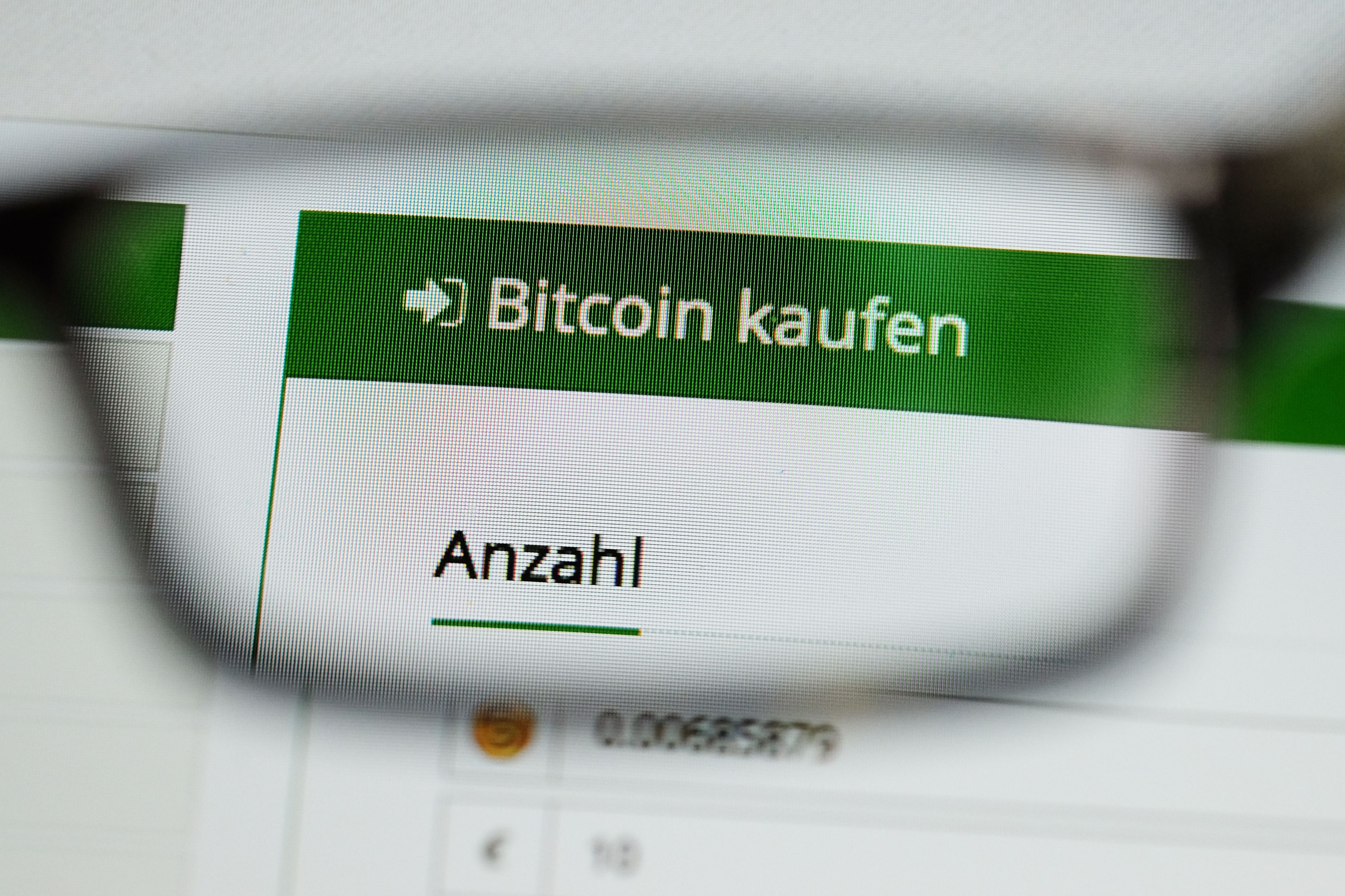 Derzeit herrscht ein Hype um die digitalen „Währungen“: Bitcoin ist die bekannteste digitale Einheit. Foto: dpa / Kalaene