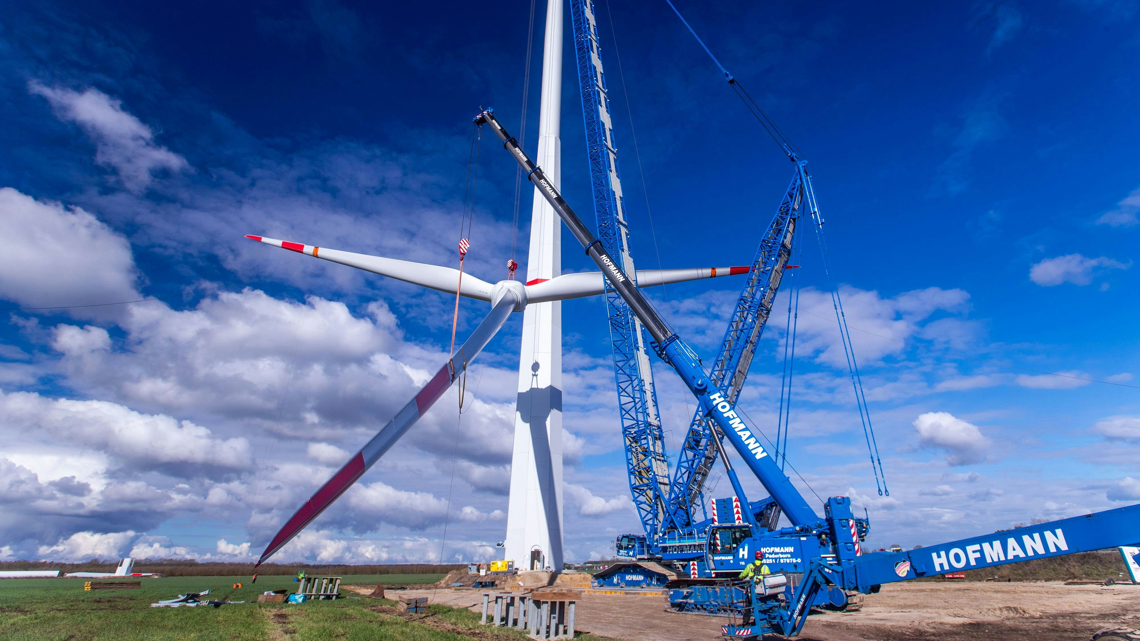 Im Rückstand: Aus Sicht von Windkraftbefürwortern werden derzeit zu wenige Windräder errichtet. Foto: dpa