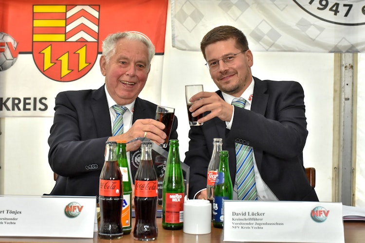 Vorgänger und Nachfolger: Hubert Tönjes und David Lücker.