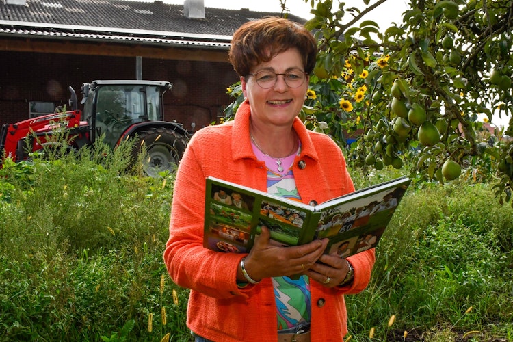 Sie macht die Buchhaltung auf dem Bauernhof: Doris Hilge lebt seit 30 Jahren auf dem landwirtschaftlichen Betrieb Hilge in Fladderlohausen. Foto: Vollmer