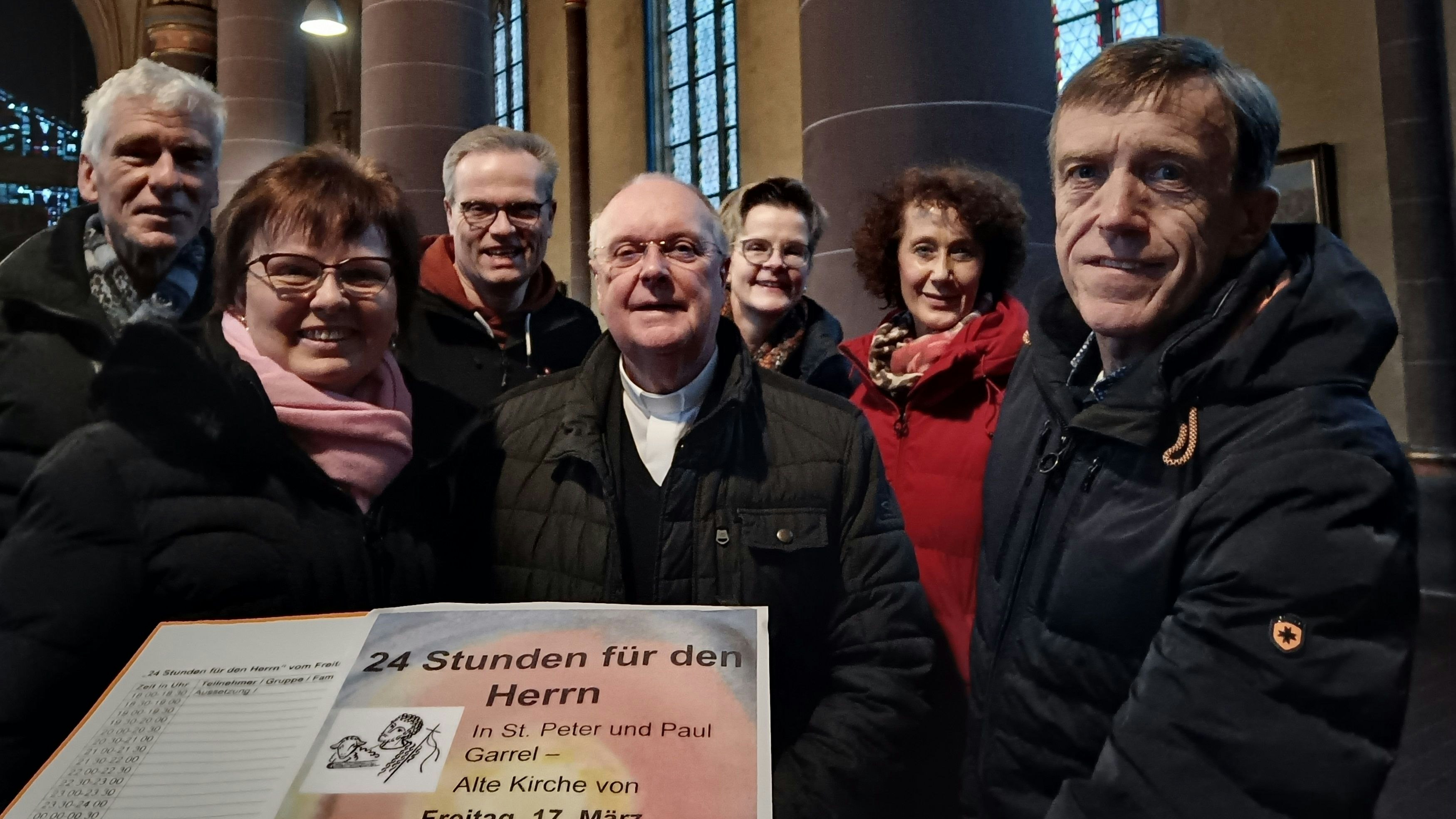 Freuen sich auf die Aktion: Rudolf und Andrea Göken (von links), Günter Hinxlage, Pastor Paul Horst, Ina Hinxlage sowie Maria und Laurenz Hinxlage. Foto: Orga-Team