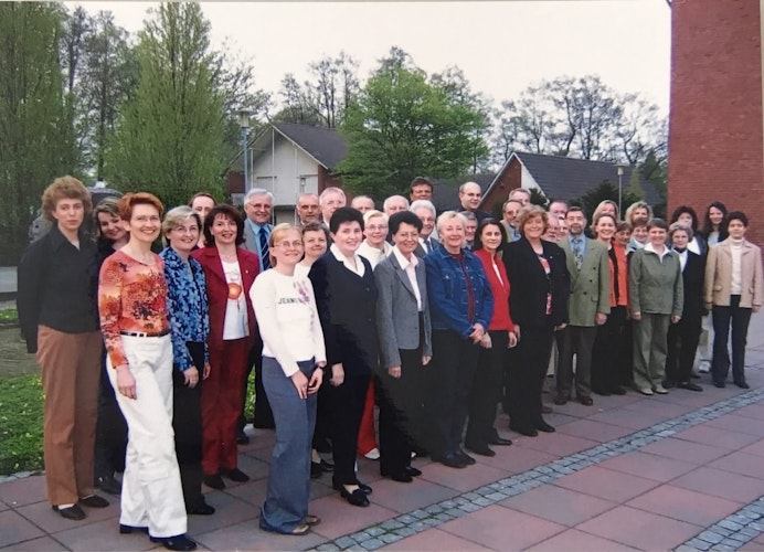 Direkt nach der Gründung: Die originale Besetzung der Kantorei St. Josef. Von ihnen sind noch 15 Personen aktive Mitglieder des Chors. Foto: Stefan Heitlage