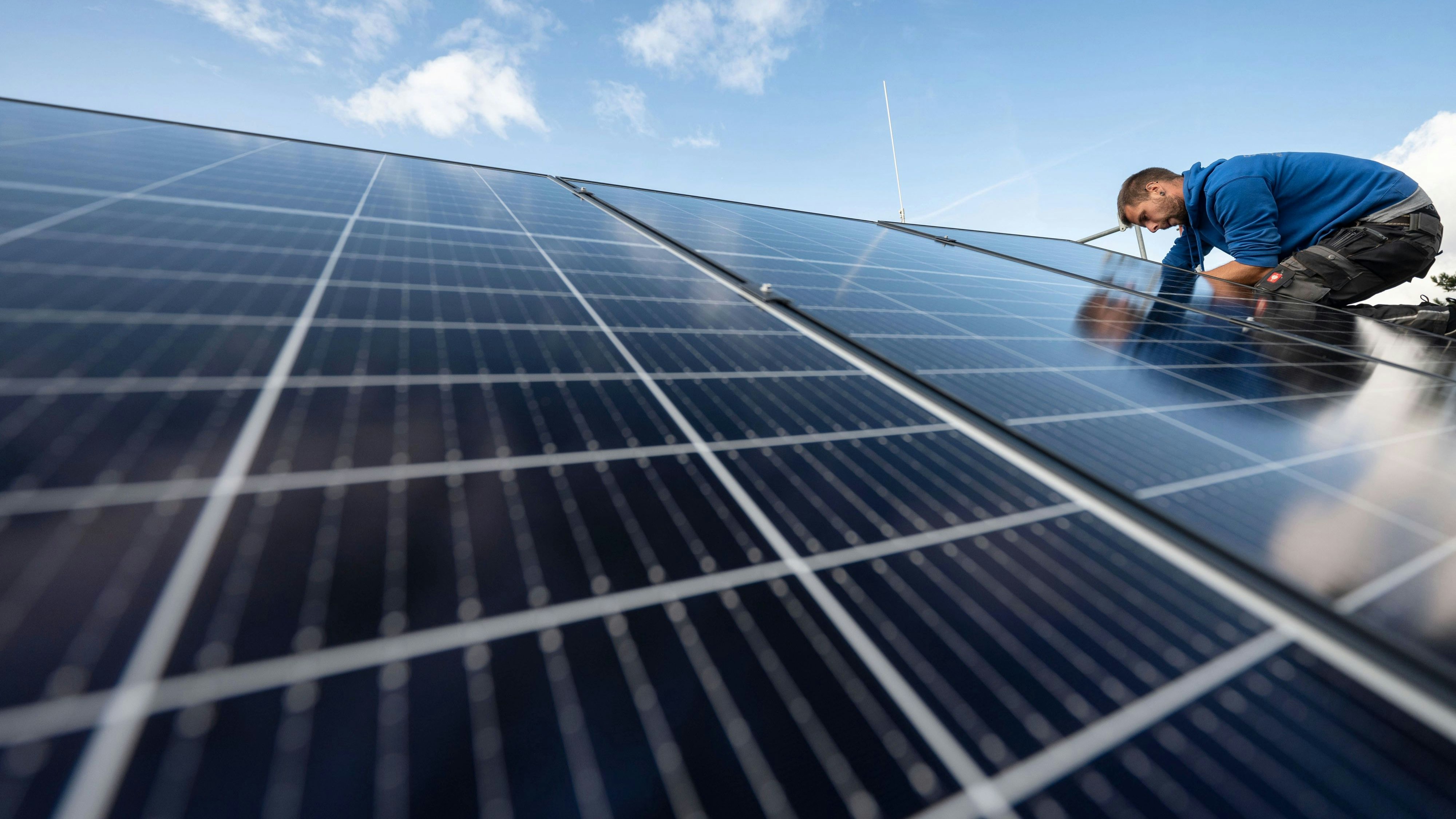 Mehr Photovoltaik aufs Dach: Die Lohner Politik will beim Ausbau von Solarstrom in der Stadt deutlich mehr Tempo als bisher machen. Foto: dpa