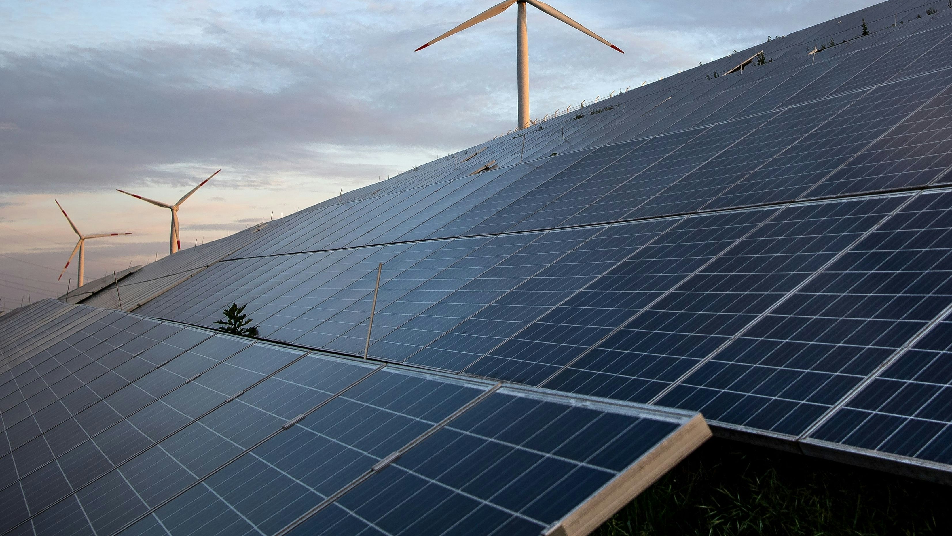 Mehr Sonnenstrom: Die Stadt will den Ausbau erneuerbarer Energien fördern, aber auch keinen Wildwuchs bei Solarparks. Foto: Chowanietz