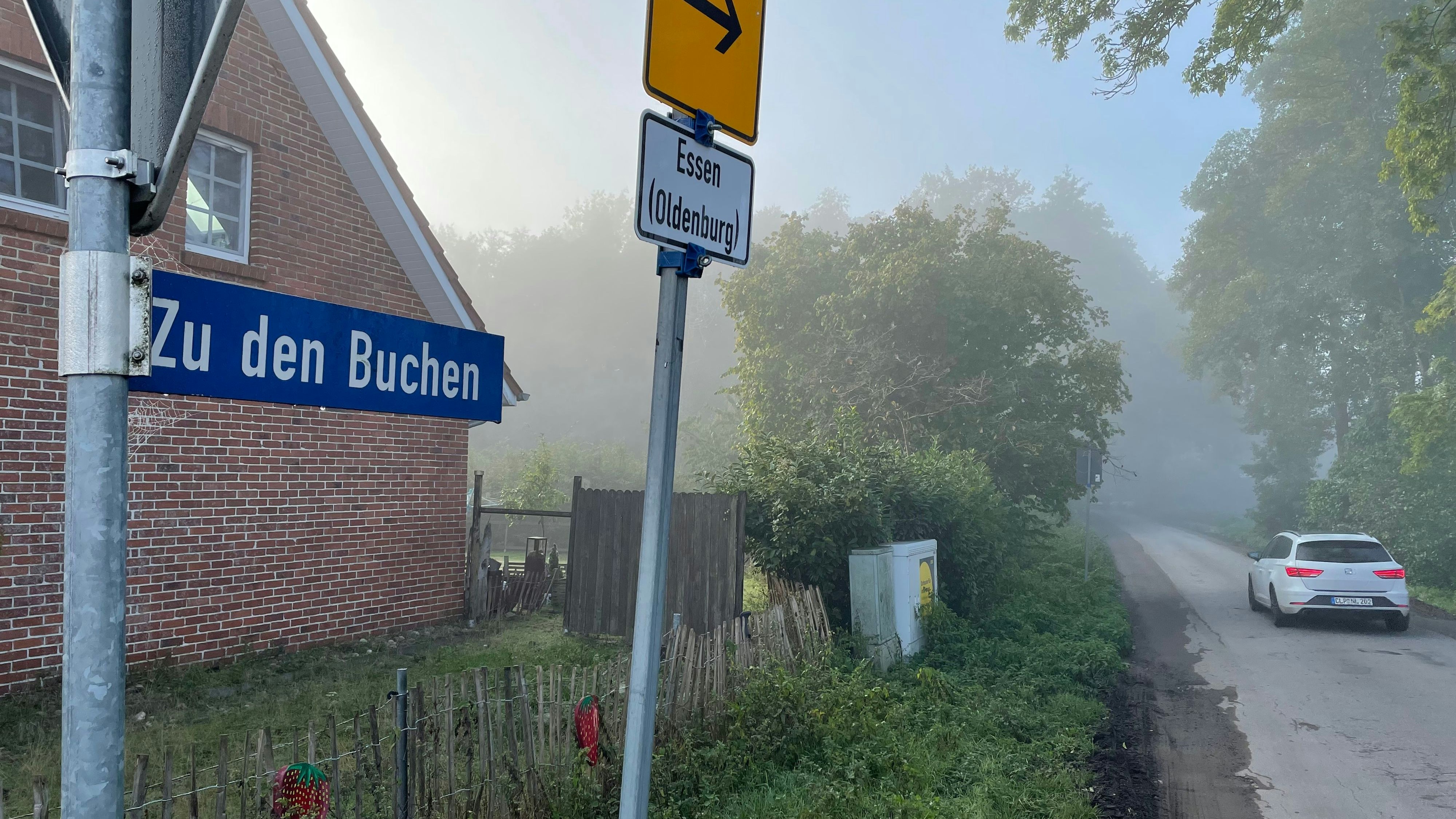 Schleichweg in Bunnen: Die Straße "Zu den Buchen" wird von Autofahrern entgegen ihrer Bestimmung als Umleitung genutzt. Foto: G. Meyer