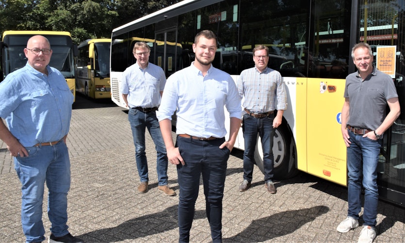 Übernehmen die Konzessionen und Linien der Hanekamp GmbH: (von links) Uwe Nienaber, Reiner Kohorst, Oliver Nienaber, Thomas Bojes, Leo Wilmering. Foto: Kühn