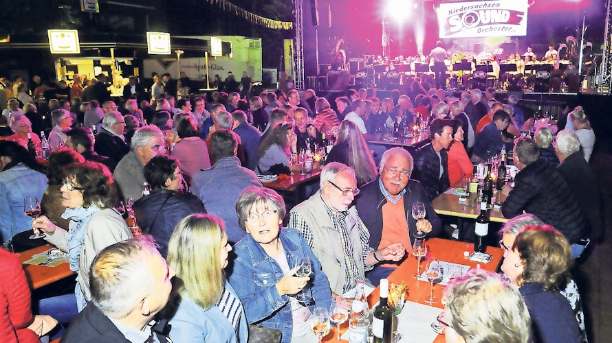 Erinnerung an andere Zeiten: Auch das beliebte Weinfest in Löningen (unser Foto entstand 2018) musste in diesem Jahr ausfallen. Die Hoffnung liegt nun auf 2021.   Archivfoto: Benken 