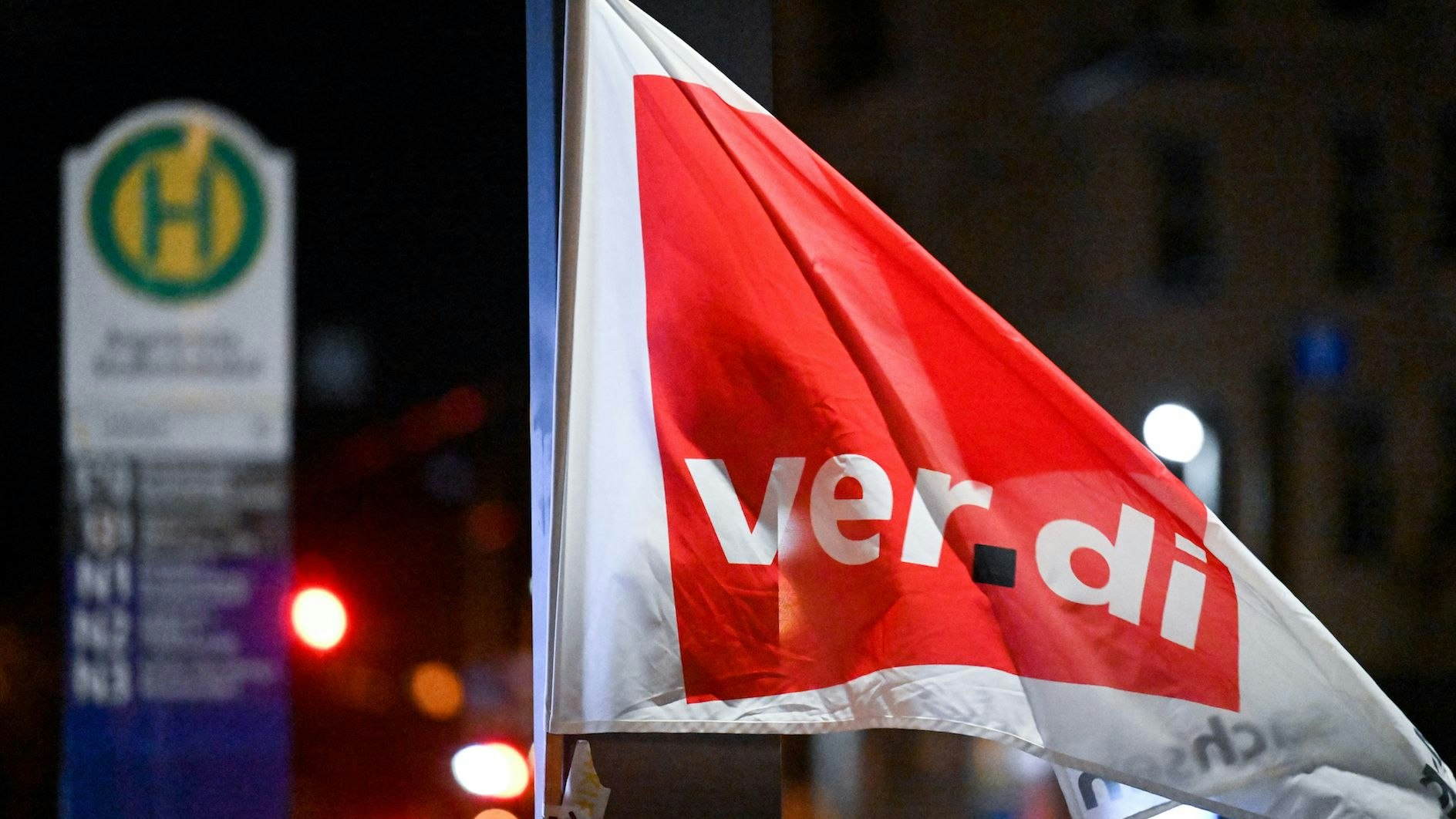 Die Gewerkschaft Verdi hat zu dem Warnstreik aufgerufen. Foto: dpa