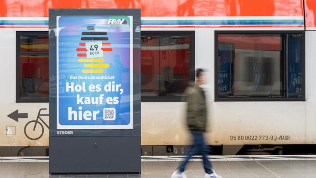Zu arm fürs Deutschlandticket? Bahn verwehrt Cloppenburger die Buchung