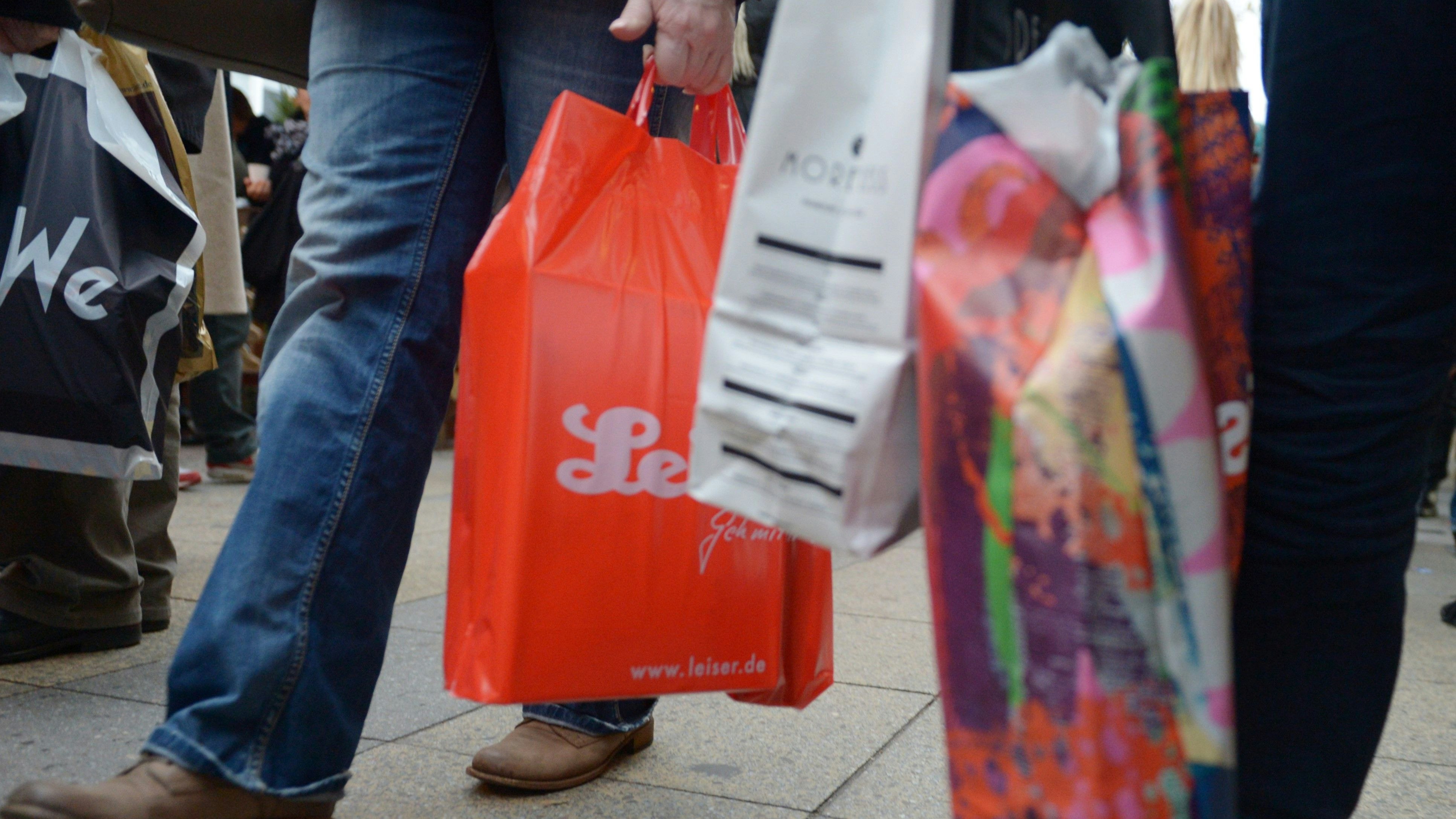 Kaum noch Kauflust: Einzel- wie auch Großhandel im Oldenburger Land&nbsp; spüren die zunehmende Konsumzurückhaltung der Verbraucher. Foto: dpa/Jensen