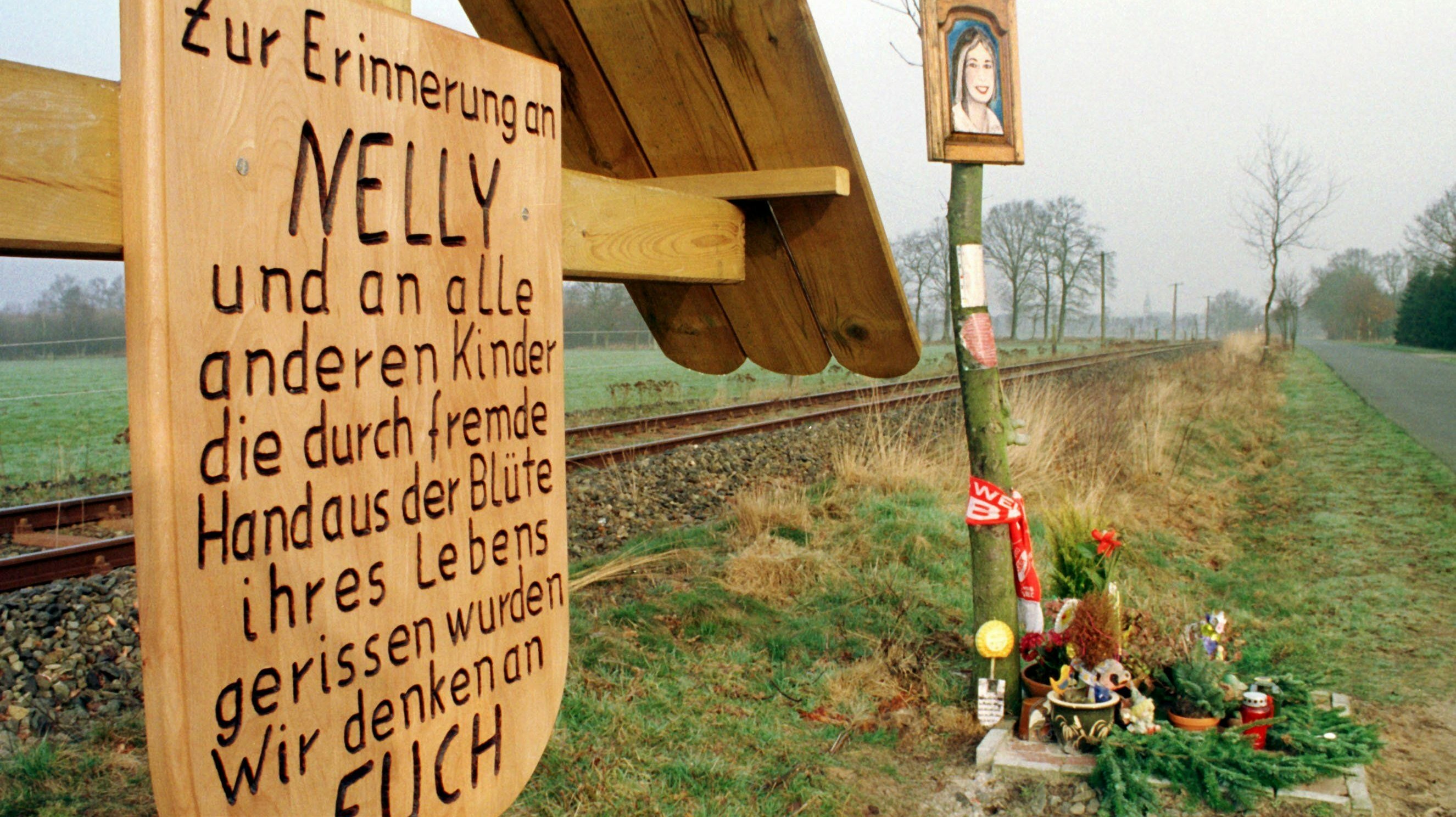 Gedenktafel am Ort des Verbrechens:&nbsp;Der Tod von Christina Nytsch ist noch immer im Cloppenburger Nordkreis&nbsp; gegenwärtig. Foto: Archiv