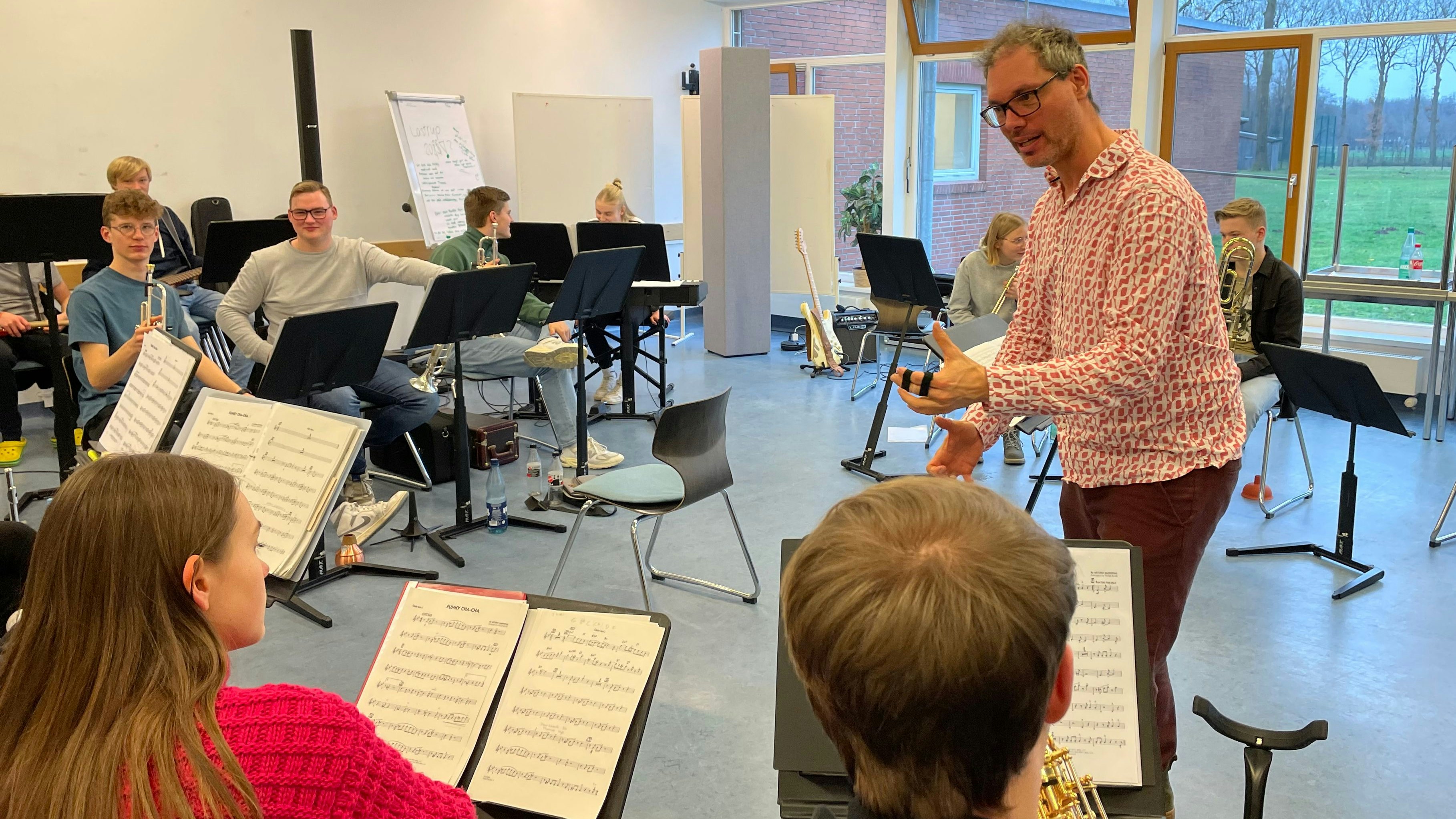 Musiker und Lehrer: NDR Bigband-Mitglied Ingo Lahme leitete den Workshop mit den Jugendlichen. Foto: G. Meyer