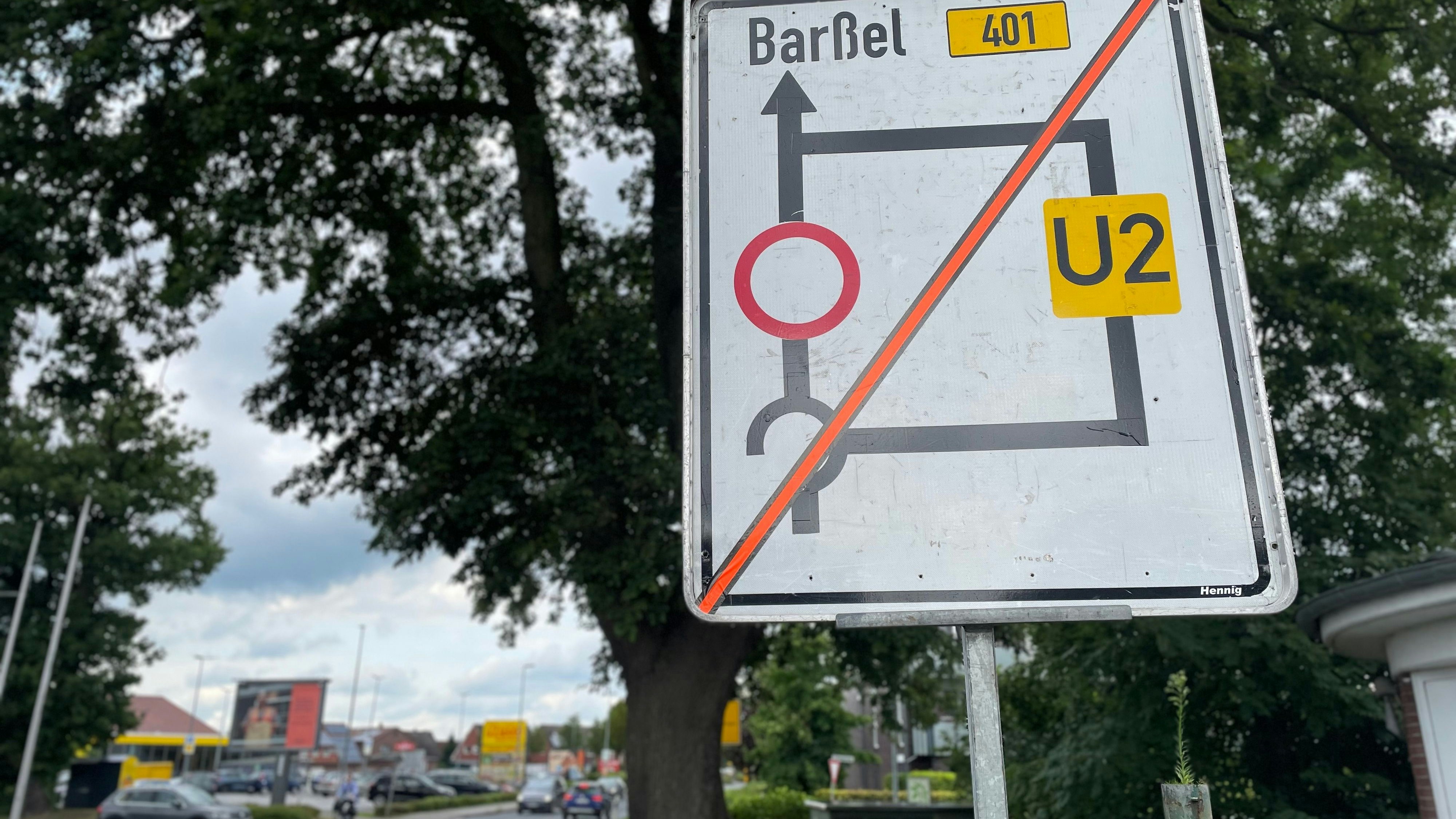 Ab dem 1. August wird die Barßeler Straße zur Sackgasse, da die Kreuzung an der B 401 gesperrt wird. Foto: Hahn