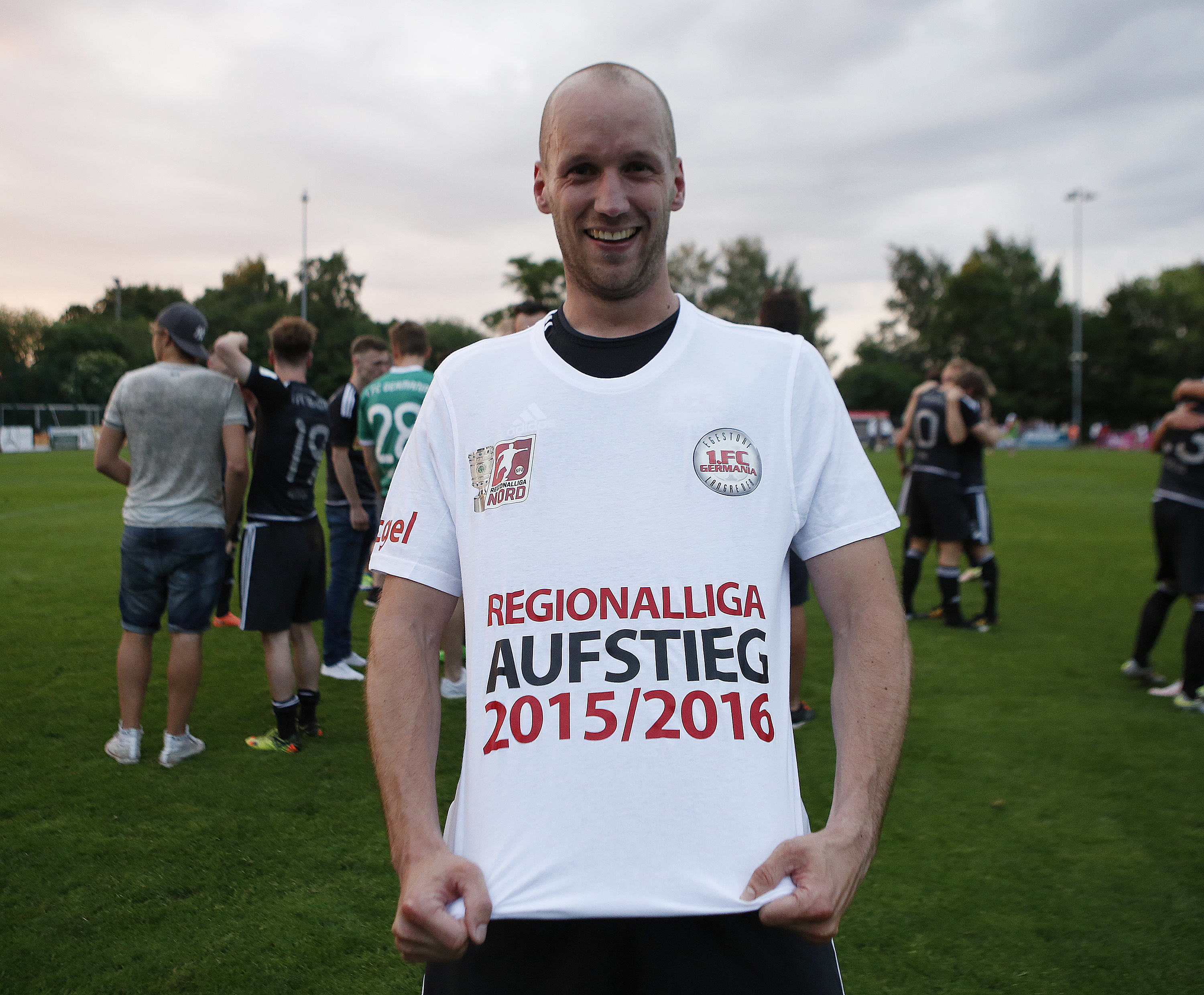 Gibt's doch noch neue Aufstiegs-Shirts? Egestorf-Langreder war 2016 mit Christoph Beismann in die Regionalliga aufgestiegen. Letztes Jahr ging es runter in die Oberliga. Foto: dpa / Zwing
