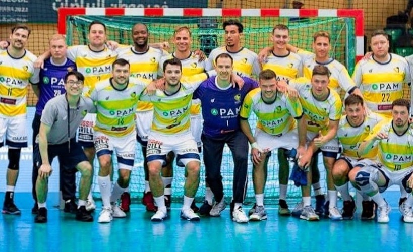 Bunter Haufen: Im Uni-Team der australischen Stadt Sydney spielen Handballer aus vielen Nationen. Max Tapken (hinten, Dritter von rechts) ist nicht der einzige Deutsche. Foto: Universität Sydney