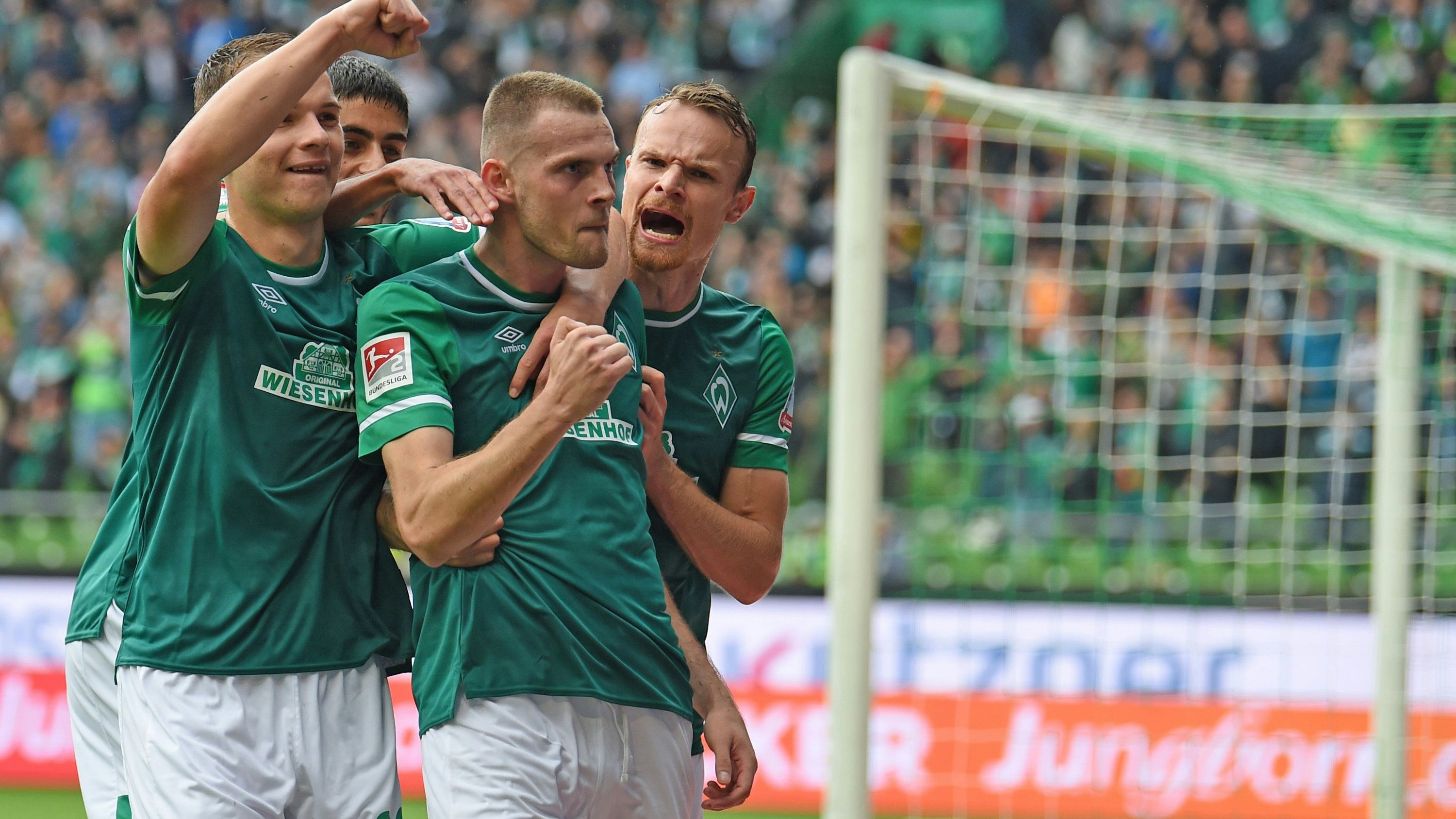 Freude in Bremen: Eine Jubelszene vom 3:0-Sieg gegen Hansa Rostock. Foto: dpa/Jaspersen