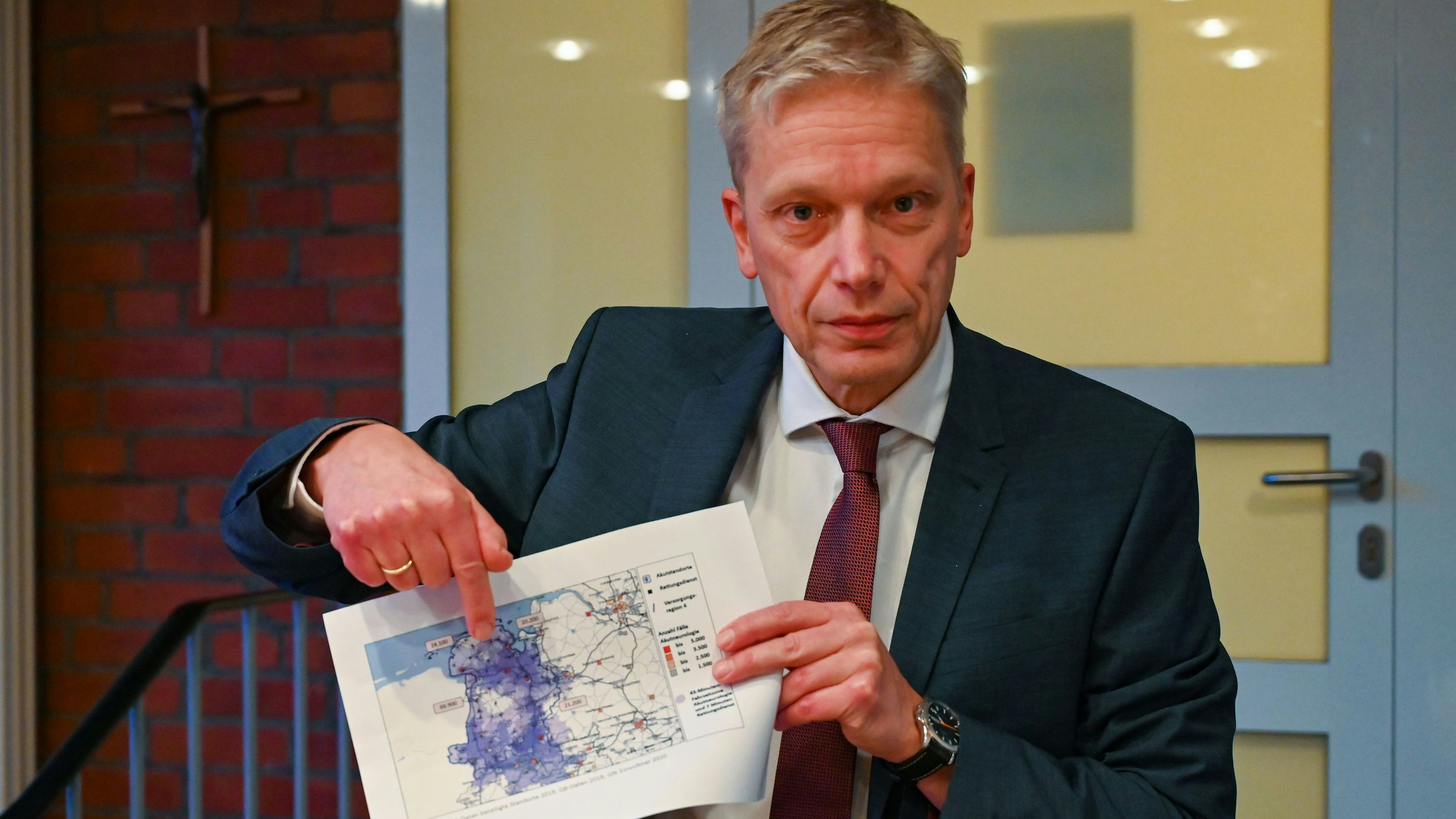 Weißer Fleck auf der Karte: Krankenhaus-Geschäftsführer Andreas Krone sieht keine flächendeckende Versorgung. Foto: Hermes