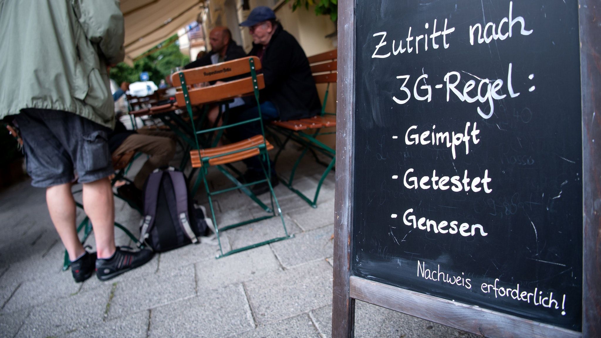Derzeit gilt in vielen Bereichen des Oldenburger Münsterlandes die 3G-Regel. Jetzt ist die Einschränkung auf nur noch Geimpfte und Genesene in Vorbereitung. Symbolfoto: dpa
