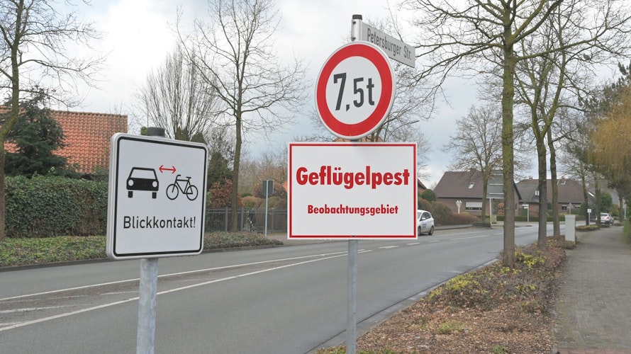 Schutzmaßnahmen bis ins Stadtgebiet: Hinweisschild in Vechta. Foto: Duzat