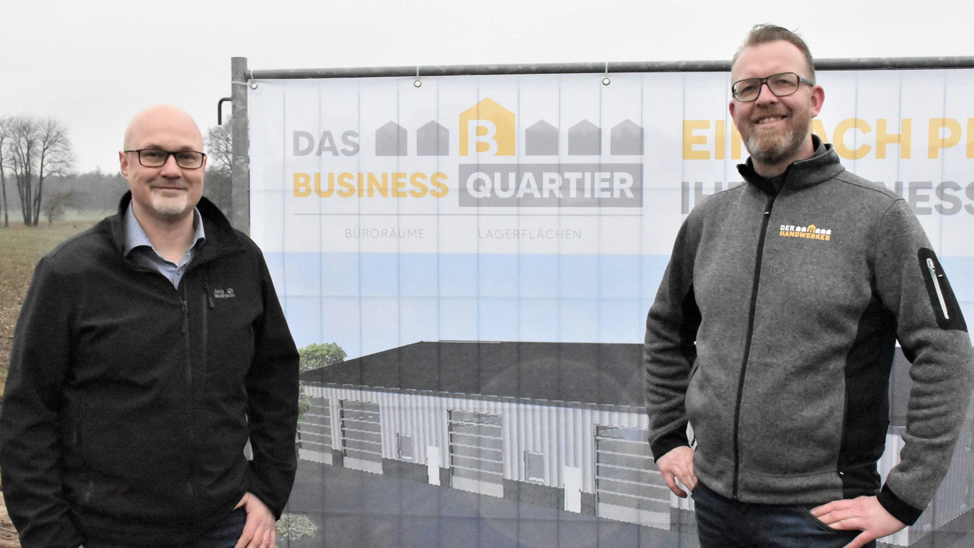 Martin Franke (links) und Andre Hüdepohl sind selbst gelernte Handwerker und bringen viel Erfahrung in die Ausgestaltung ihres "Business-Quartiers" ein. Foto: Kühn