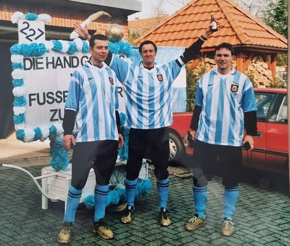 Im Trikot der argentinischen Nationalmannschaft präsentierten sich (von links) Dennis Brömlage, Mario Hoffmann und Theodor Koch. Foto: privat