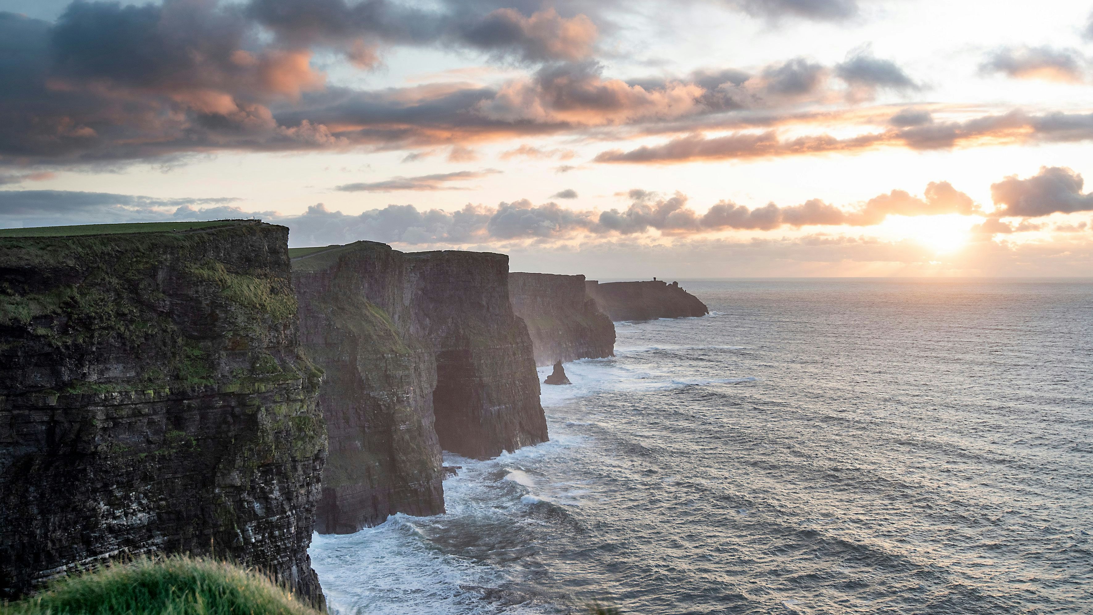 Klippen von Moher: Eine gewaltige Naturkulisse, die auf keiner Irland-Reise fehlen darf. Foto: Thomas Vorwerk