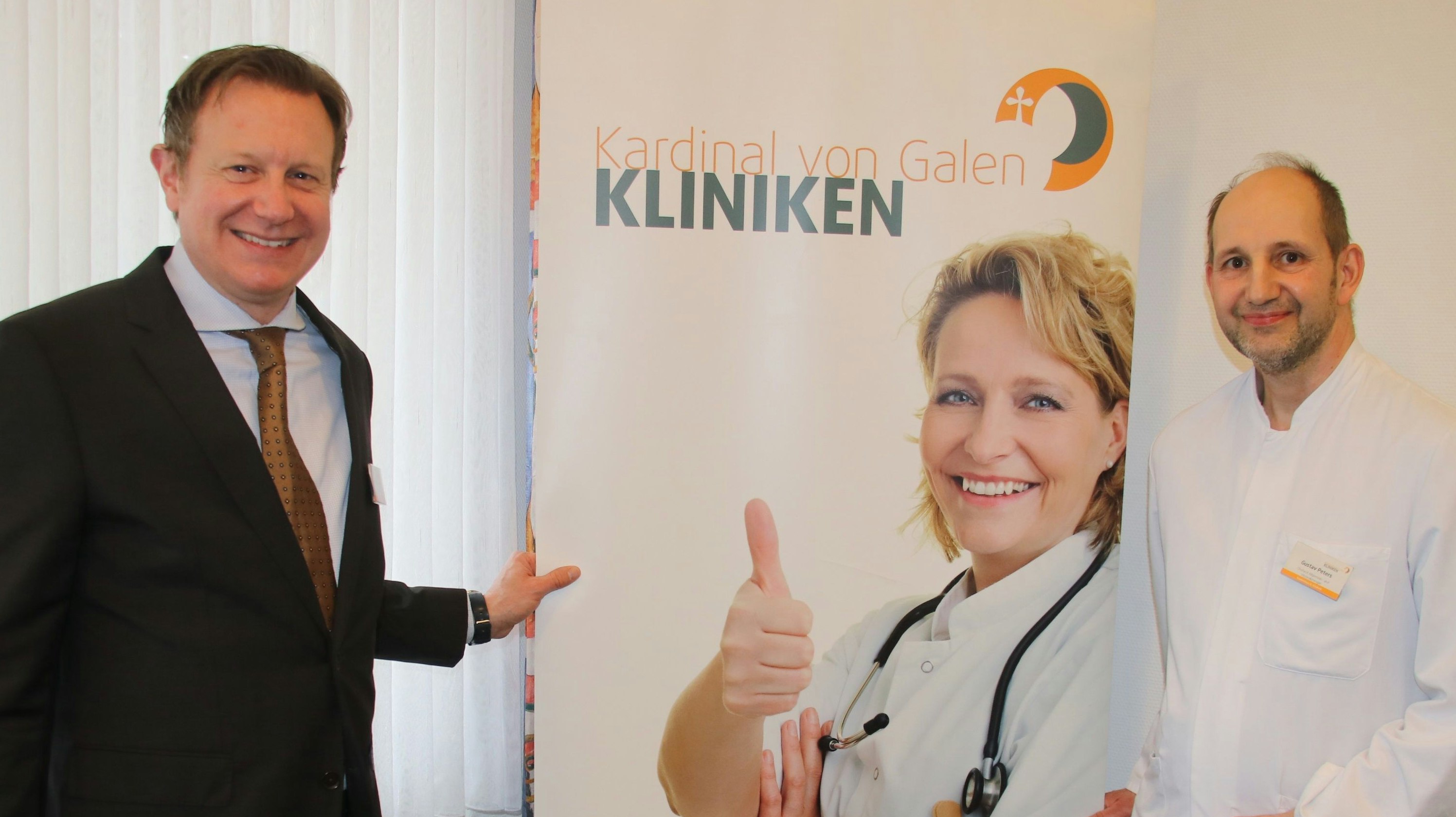 Gemeinsam für die gute Sache: Dr. Niklas Cruse (links) und Gustav Peters wollen das Krankenhaus weiter stärken. Foto: Lammert