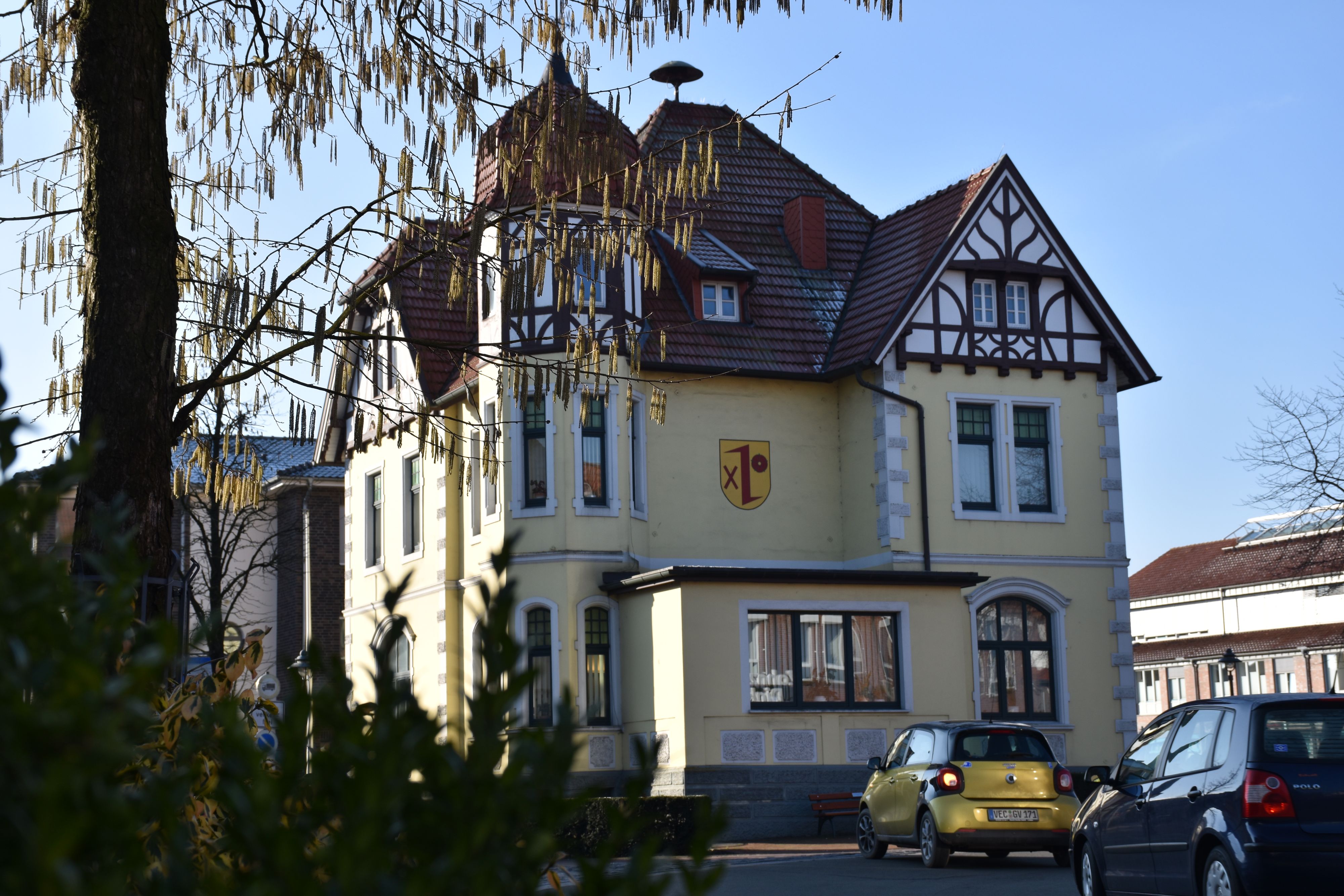 Ein Dinklager Warhrzeichen: Das historische und 1903 erbaute Rathaus. Foto: Timphaus