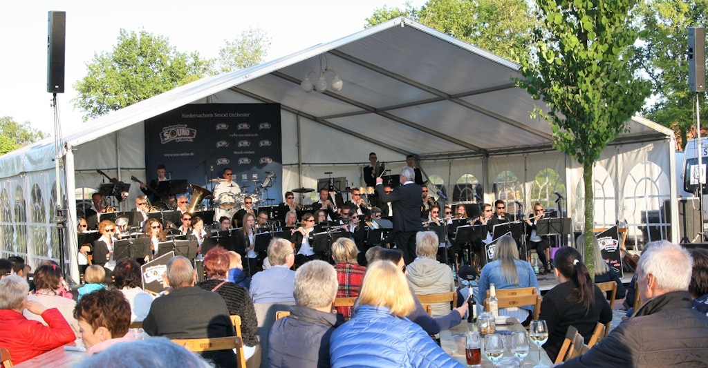 Niedersachsen Sound Orchester lädt zu Bier und Live-Musik in den Böseler Dorfpark
