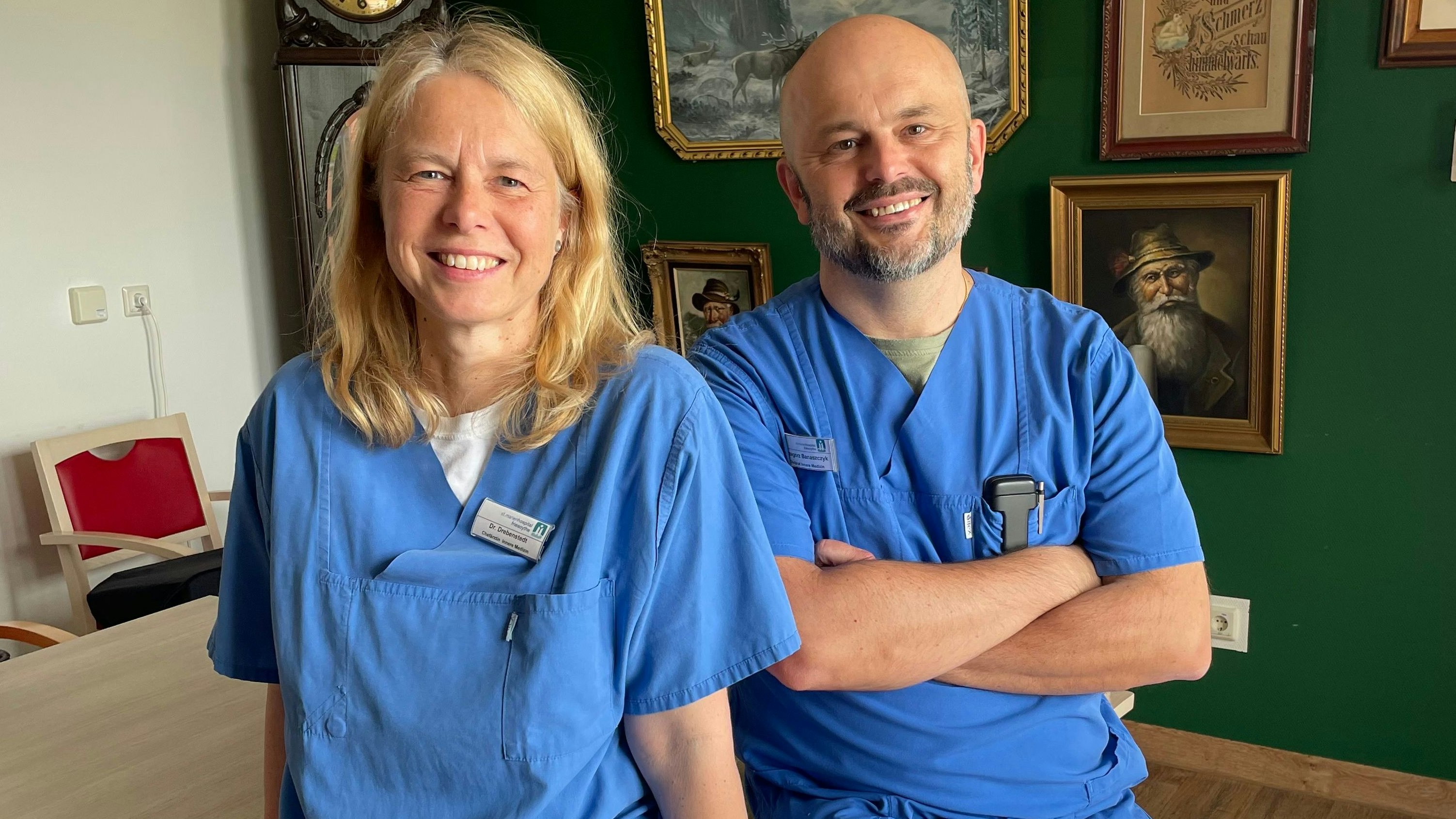 Chefärzte: Dr. Corinna Drebenstedt und Grzegorz Banaszczyk leiten die Altersmedizin am Friesoyther Krankenhaus. Foto: Stix
