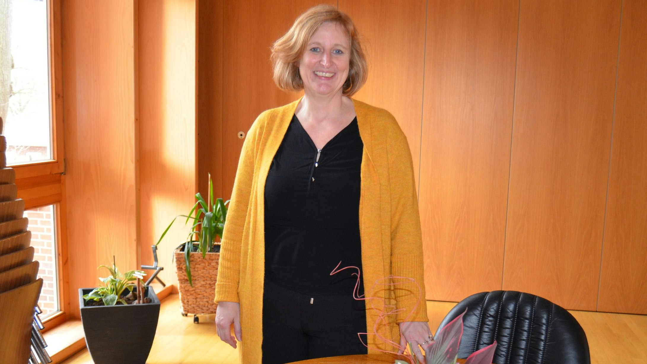 Die 45-jährige Niederländerin Tjallien Kalsbeek verstärkt seit Anfang Februar das Saterfriesisch-Kontoor im Saterländer Rathaus in Ramsloh. Foto: Fertig