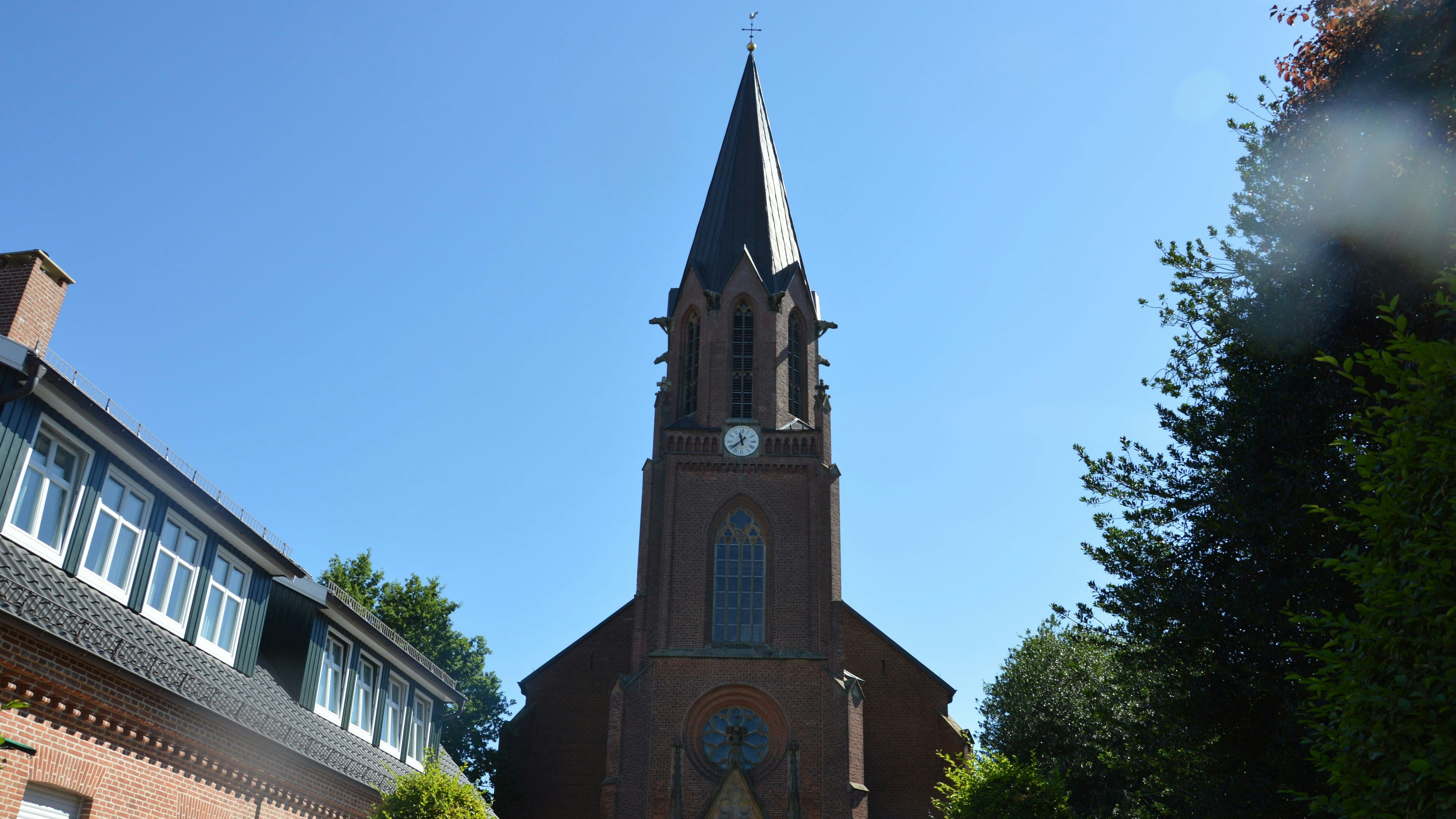 Muss sich neu orientieren: Die Pfarrgemeinde St. Katharina in Lindern steht nun erstmal ohne Pfarrer da. Foto: Wienken