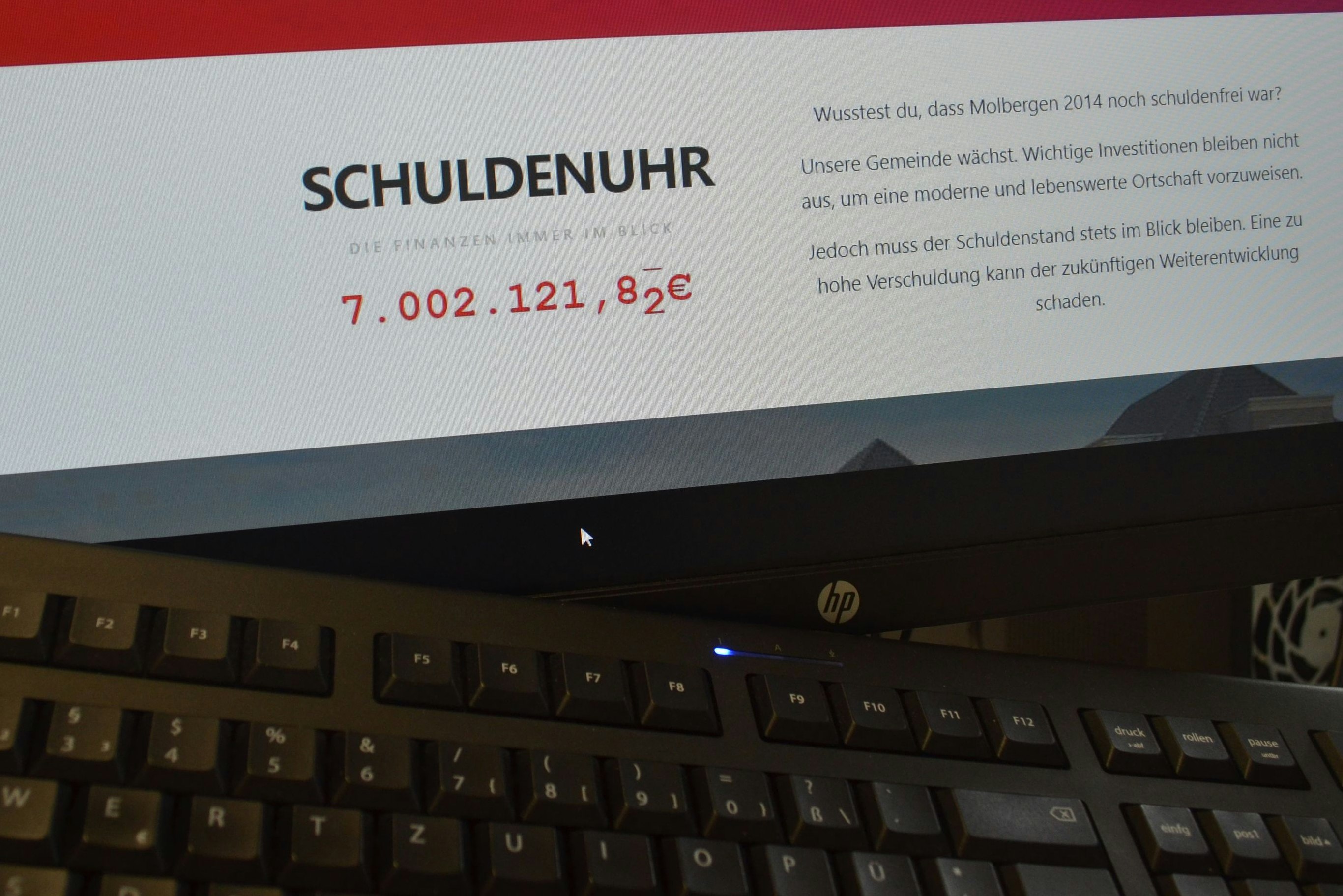 Umstrittene Darstellung: Diesen Schuldenstand zeigte die Schuldenuhr des SPD-Ortsvereins Molbergen am Freitagvormittag an. Foto: Schrimper