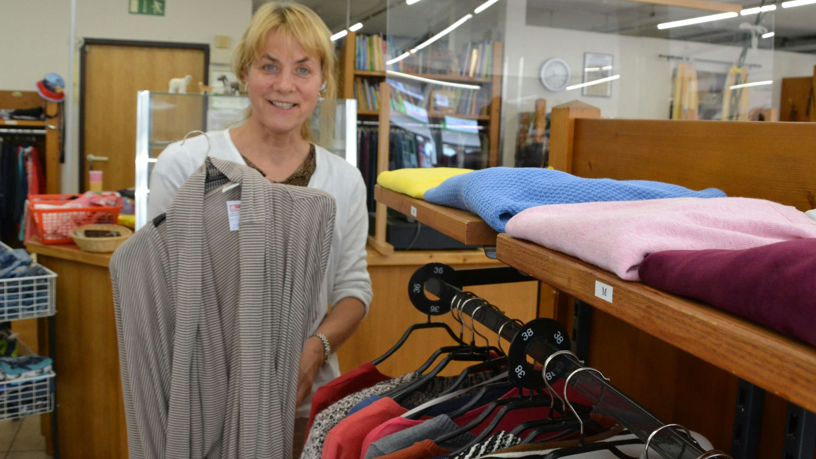 Qualität stimmt: Maria Busse leitet das Soziale Kaufhaus in Essen. Foto: Meyer