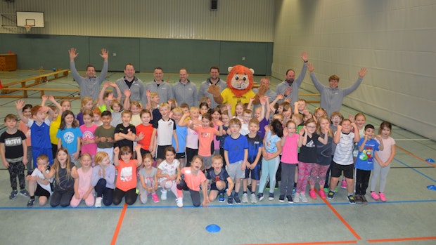 Youngstars und der Lastruper Tennisclub wollen Kinder für den Sport begeistern