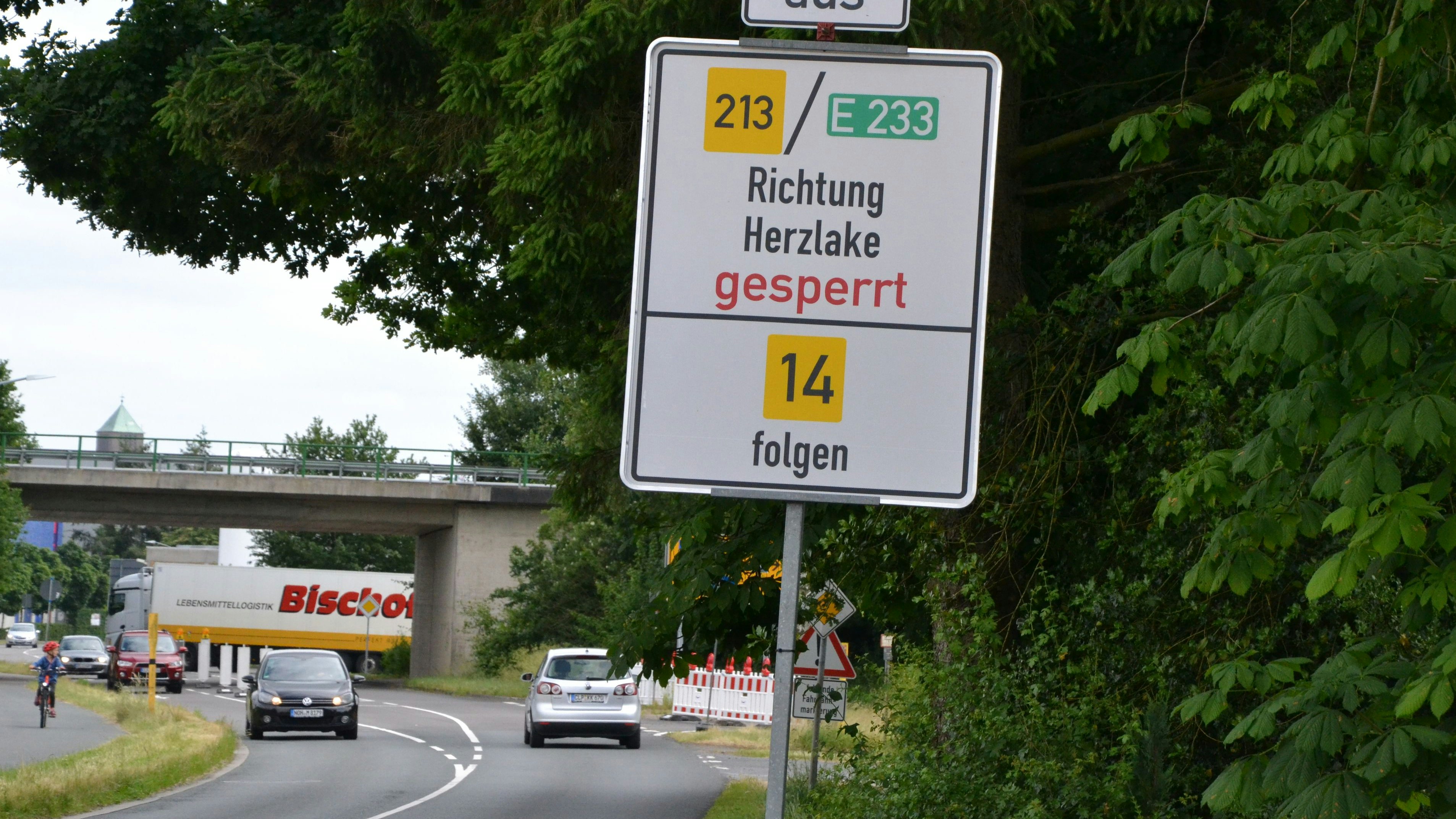 Umleitung beachten: Die B213 ist zurzeit ab Löningen nicht befahrbar. Foto: G. Meyer