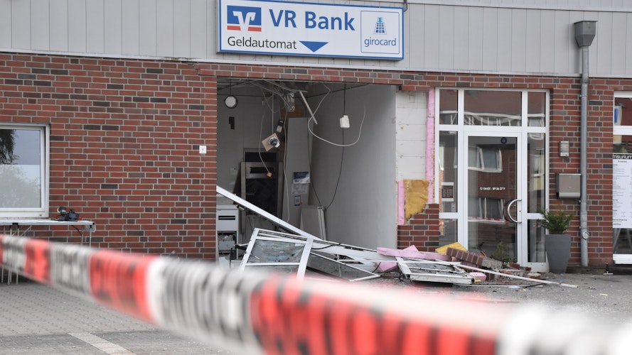 Völlig verwüstet wurde der Geldautomat der VR-Bank an der Harpstedter Straße in Wildeshausen. Foto: Berg
