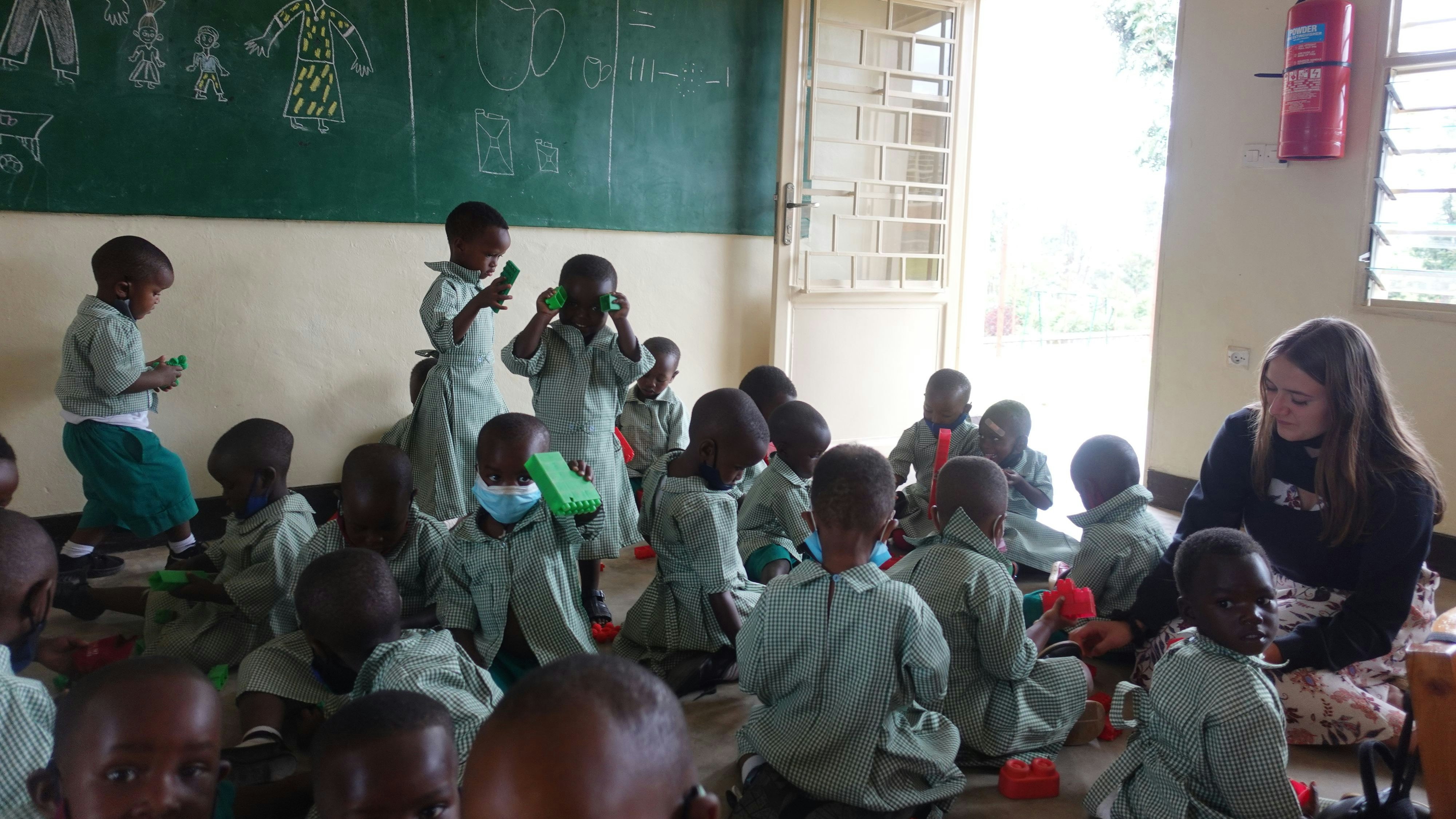 Unterricht: Bis zu 40 Kinder gehen in Ruanda in eine Klasse. Foto: Rump